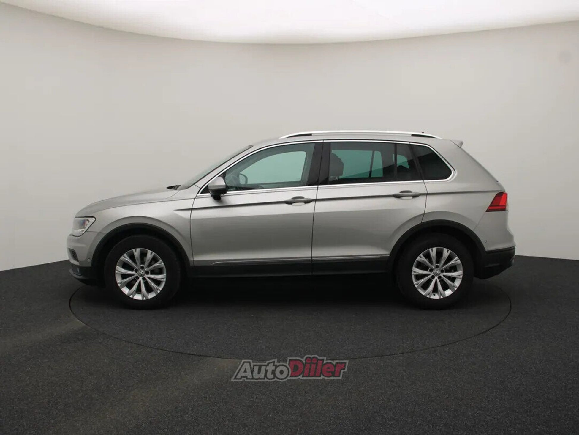 Volkswagen Tiguan 2018, kuva 6/10
