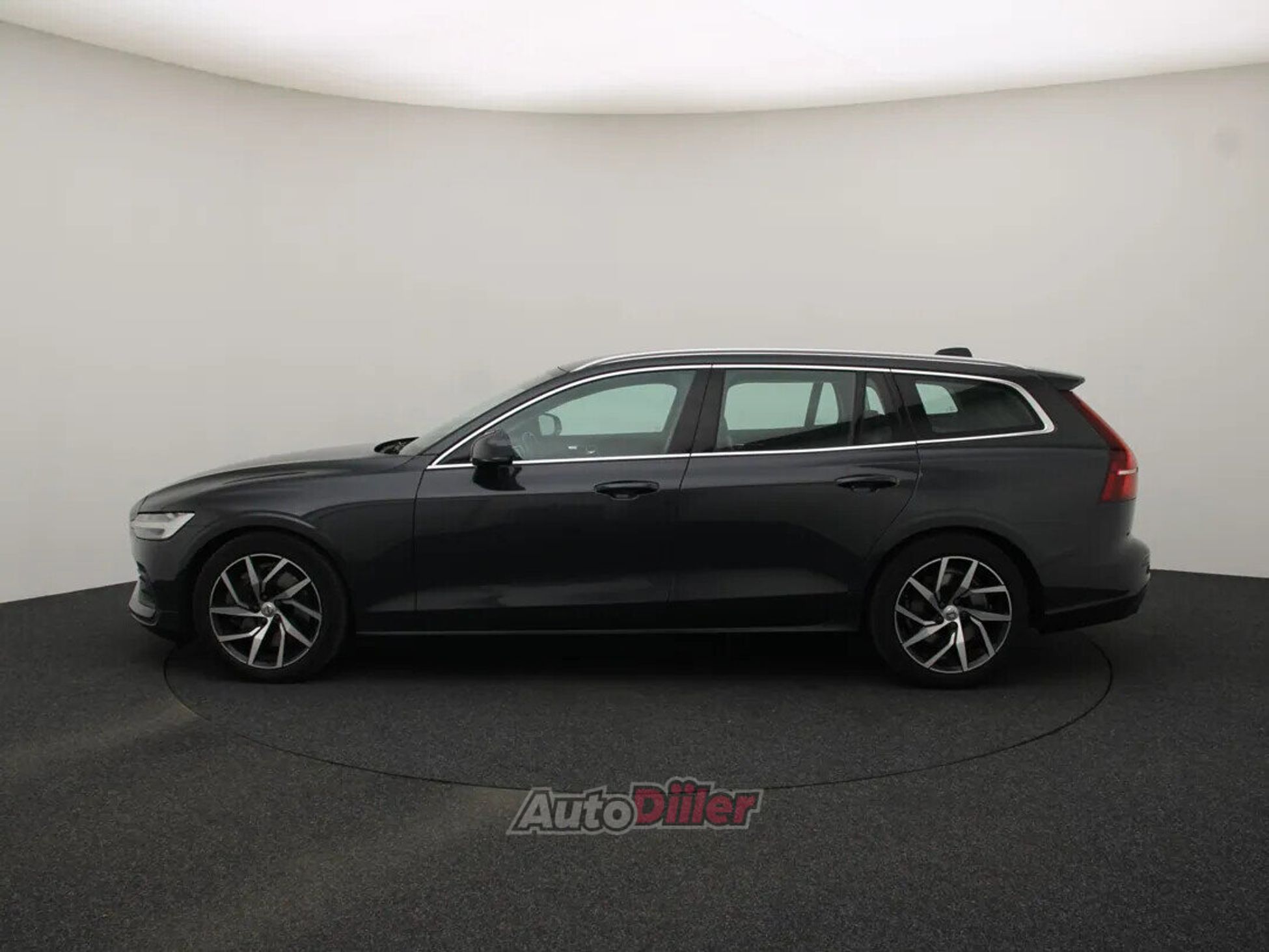 Volvo V60 Momentum 2.0 184kW 2019, kuva 6/10