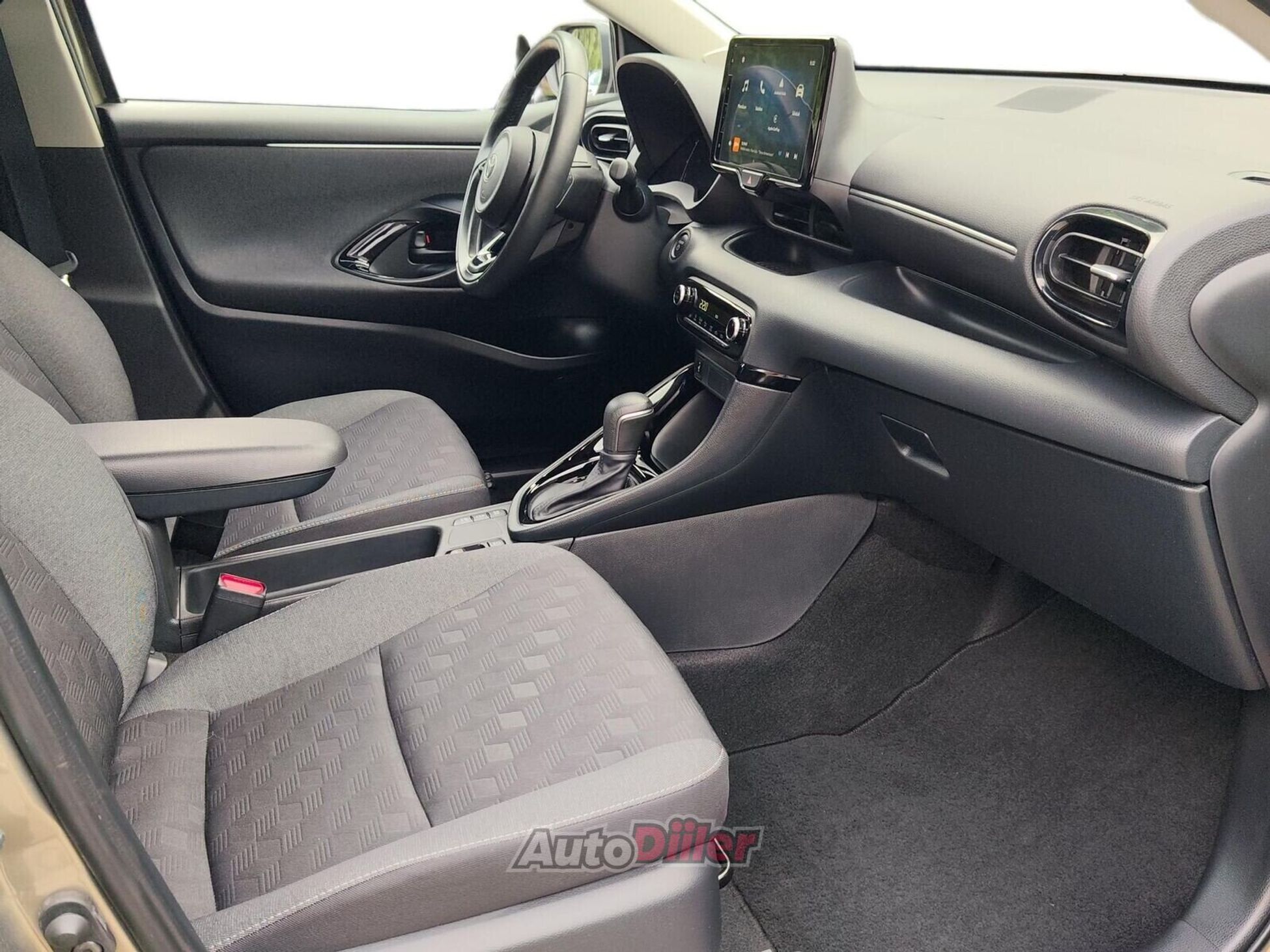 Toyota Yaris Active Plus 1.5 68kW 2025, photo 6/10