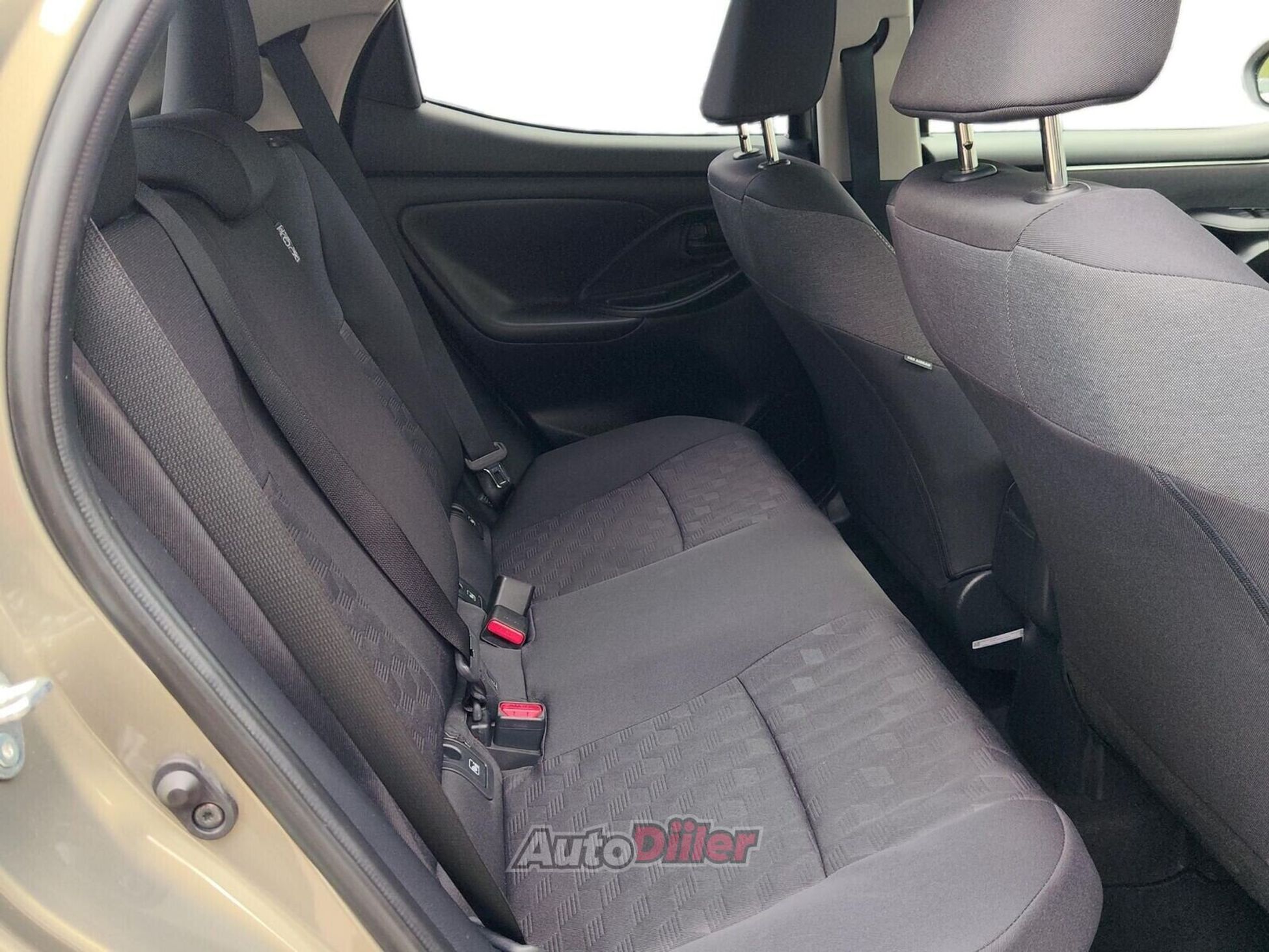 Toyota Yaris Active Plus 1.5 68kW 2025, photo 7/10