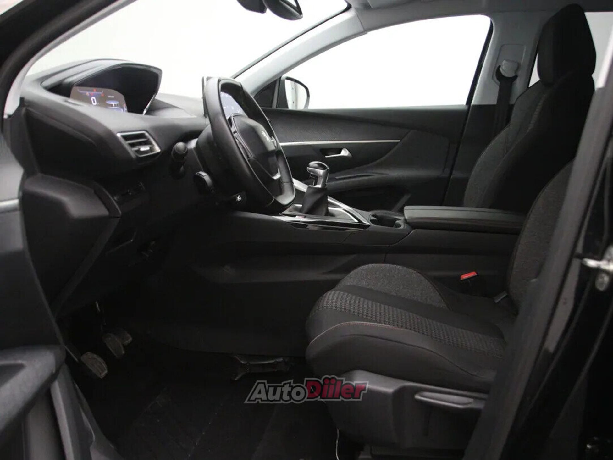 Peugeot 5008 Executive 1.2 96kW 2019, photo 4/10