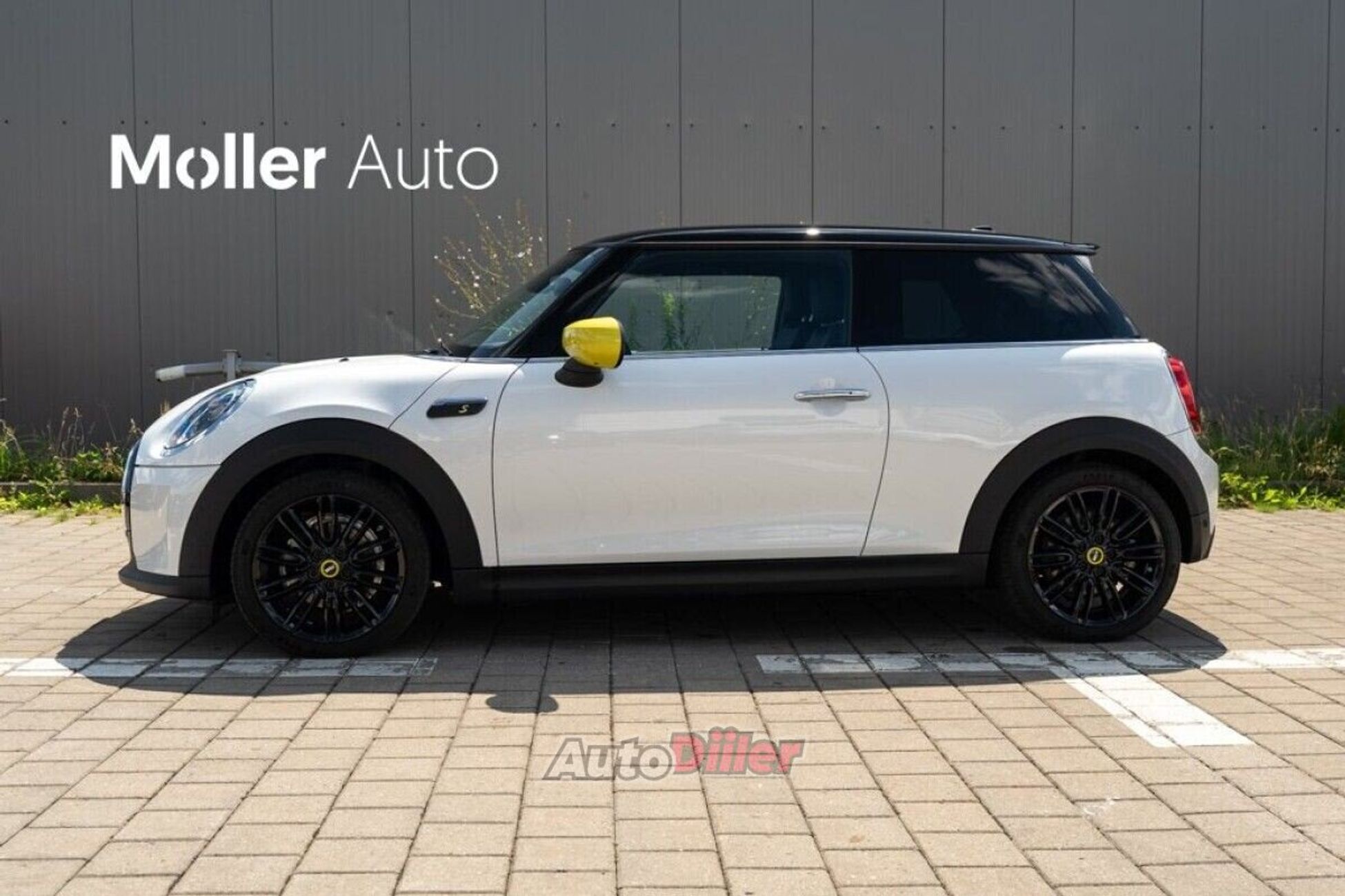 MINI Cooper SE 133kW 2024, photo 3/10