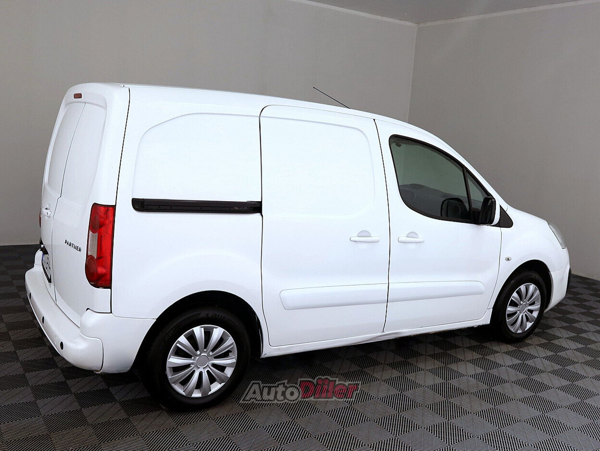 Peugeot Partner 1.6 55kW 2018, kuva 3/9