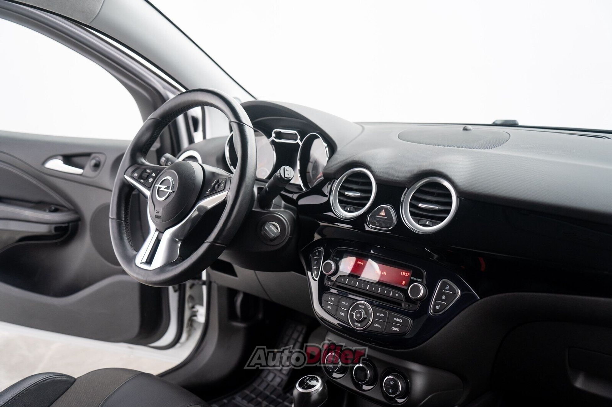 Opel Adam 1.4 74kW 2014, kuva 2/10
