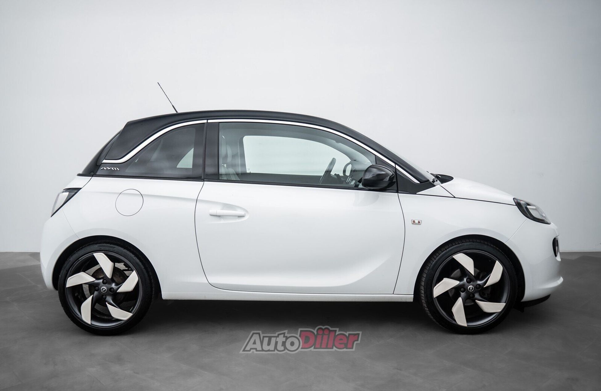 Opel Adam 1.4 74kW 2014, kuva 6/10