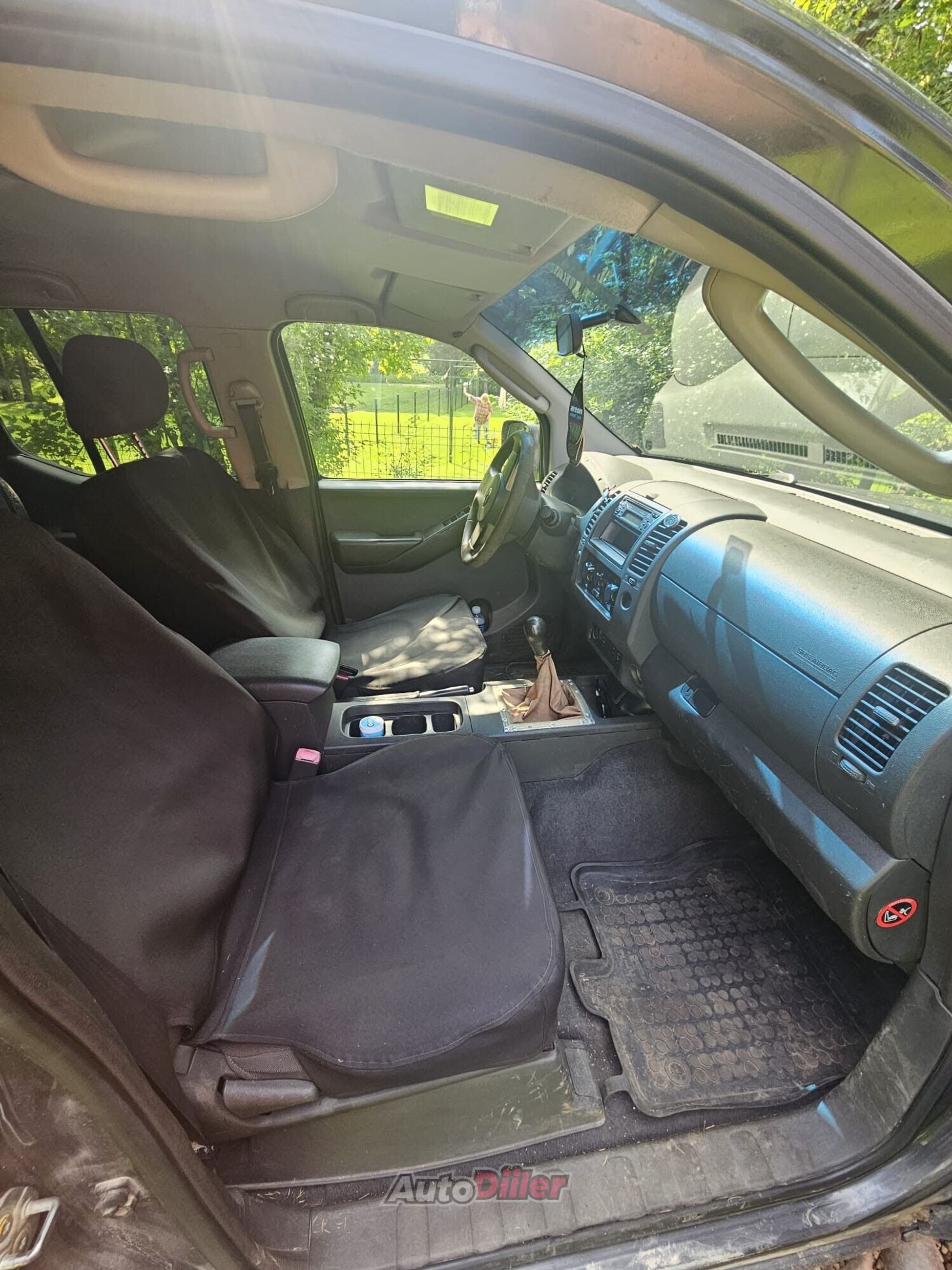 Nissan Navara 2.5 128kW 2006, kuva 2/4