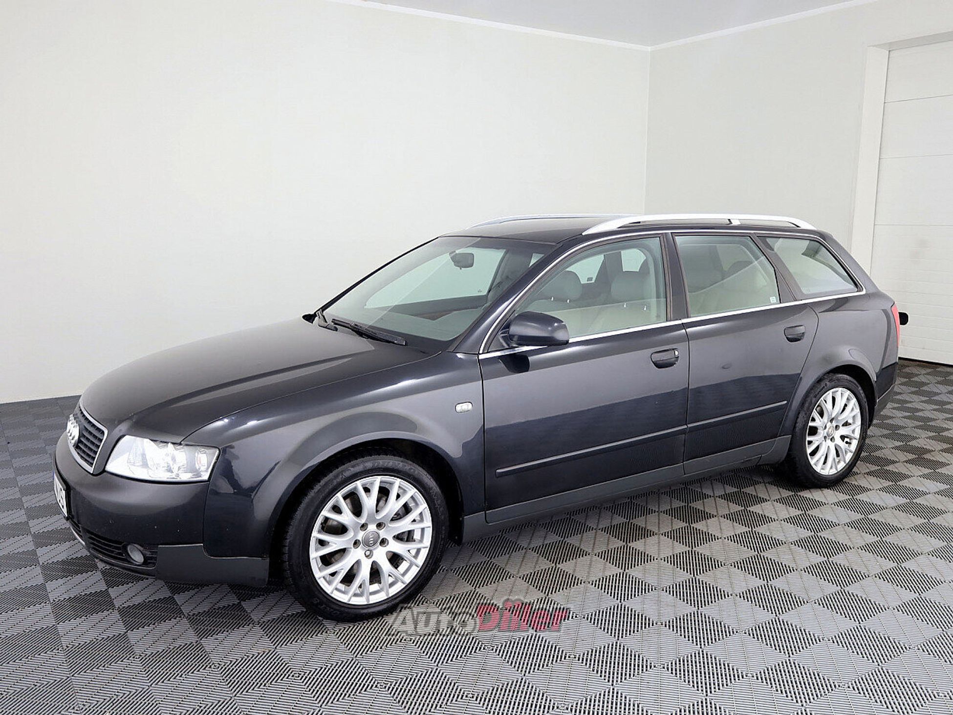 Audi A4 3.0 162kW 2002, photo 2/7