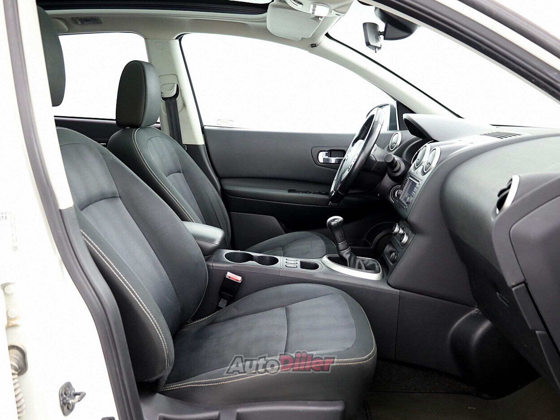Nissan Qashqai 1.6 84kW 2010, kuva 6/8