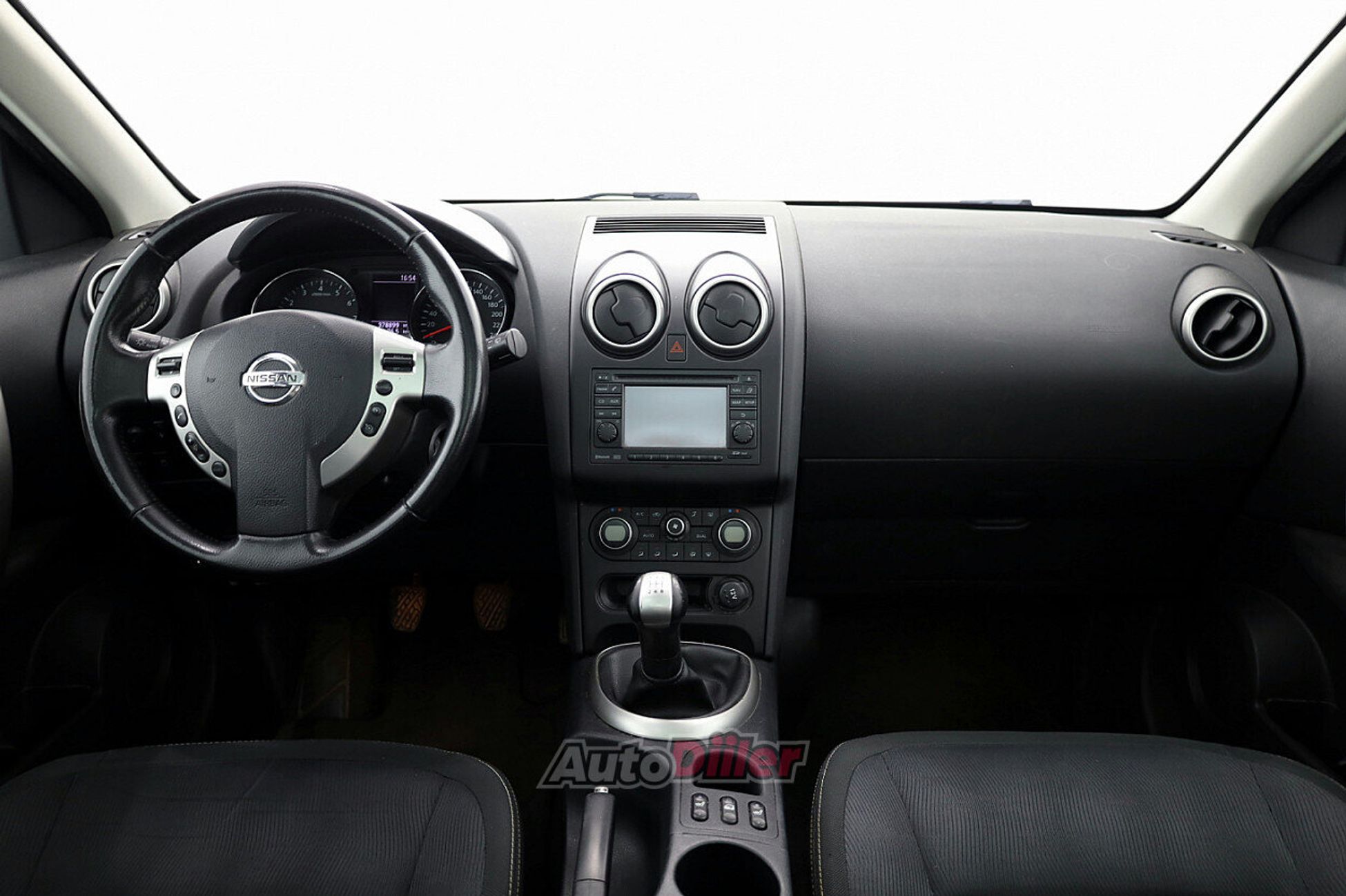 Nissan Qashqai 1.6 84kW 2010, kuva 5/8