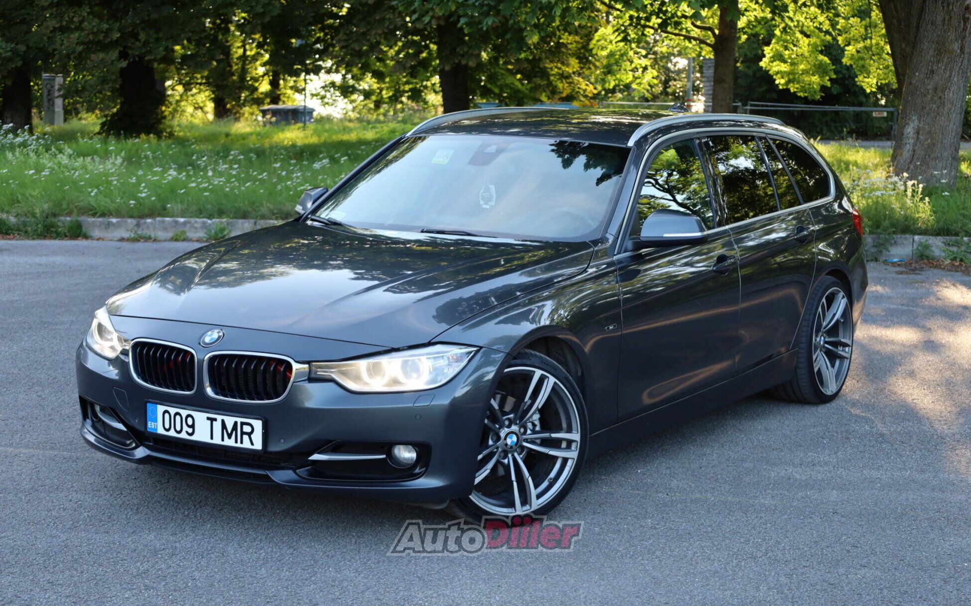 BMW 320 Sport 2.0 120kW 2014, photo 2/10