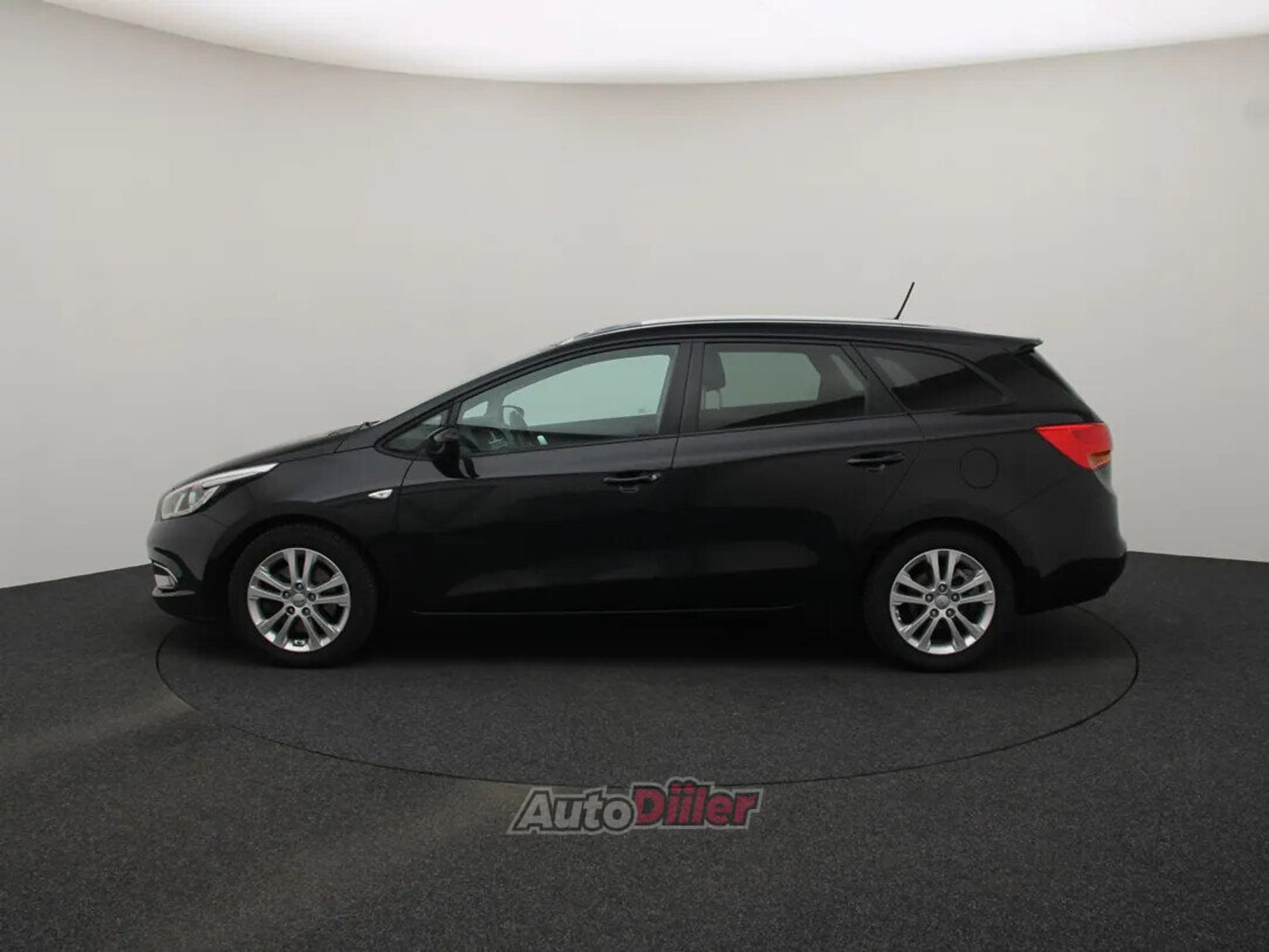 Kia cee'd / Ceed ComfortLine 1.6 99kW 2015, kuva 6/10