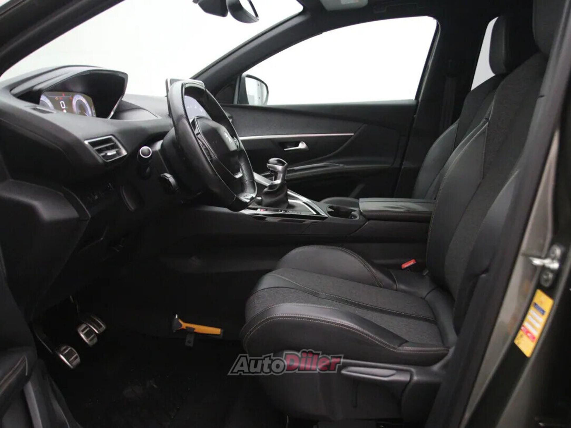 Peugeot 5008 GT-Line 1.2 96kW 2018, photo 4/10