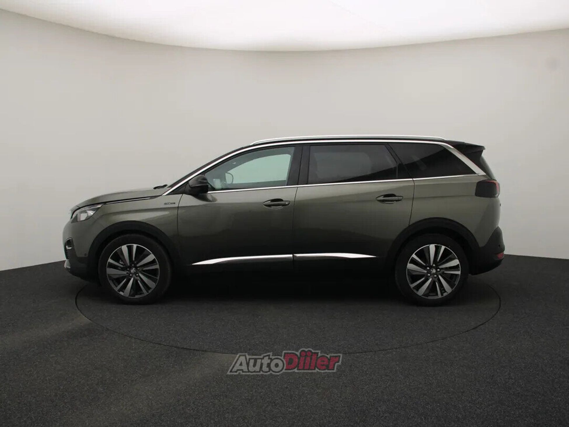 Peugeot 5008 GT-Line 1.2 96kW 2018, photo 6/10