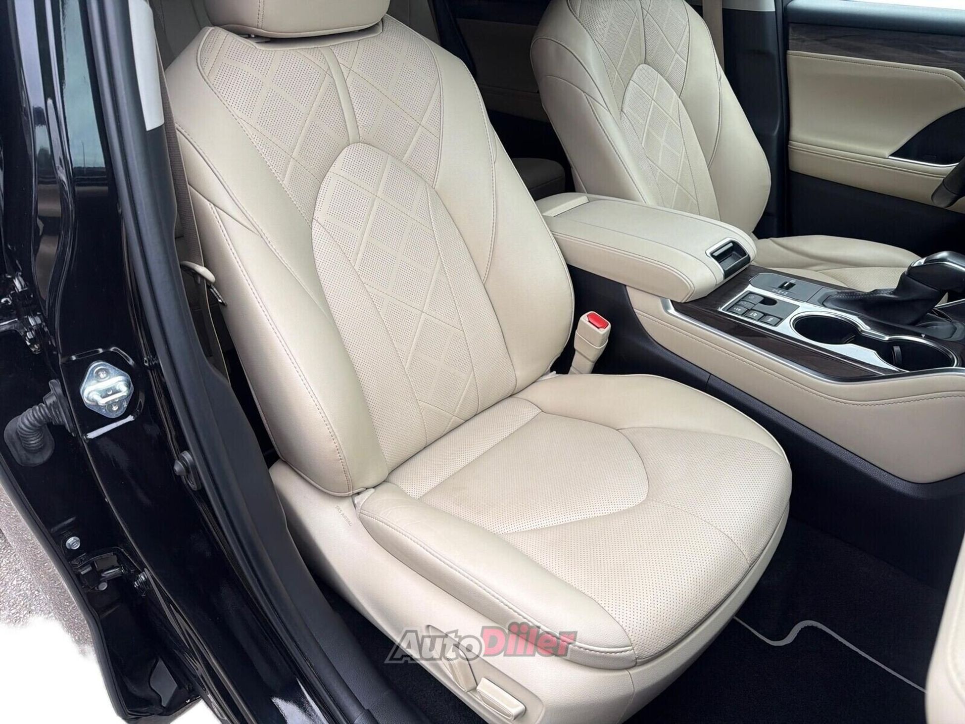 Toyota Highlander Premium 2.5 140kW 2023, photo 6/10