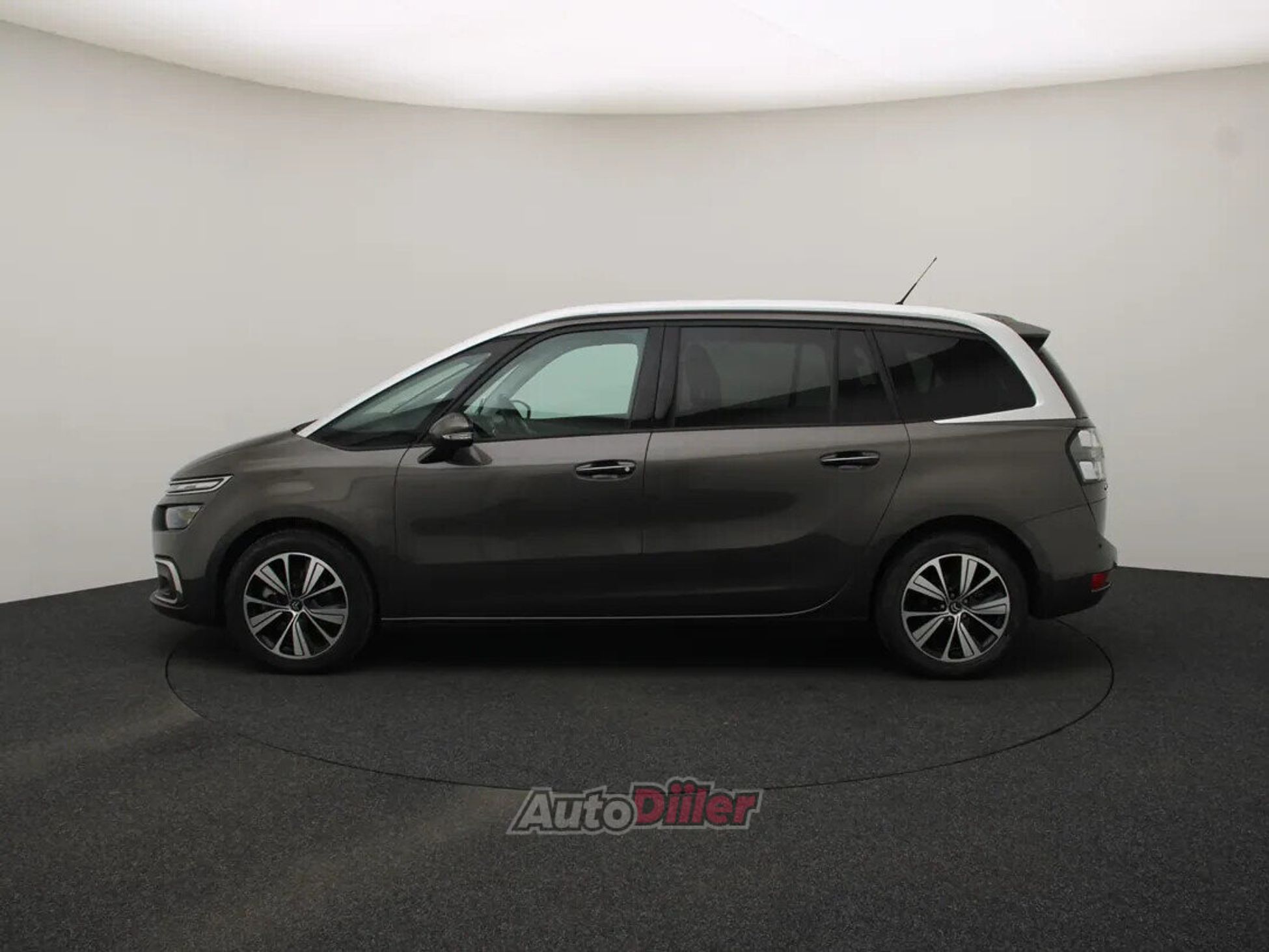 Citroen Grand C4 Picasso 2017, photo 6/10
