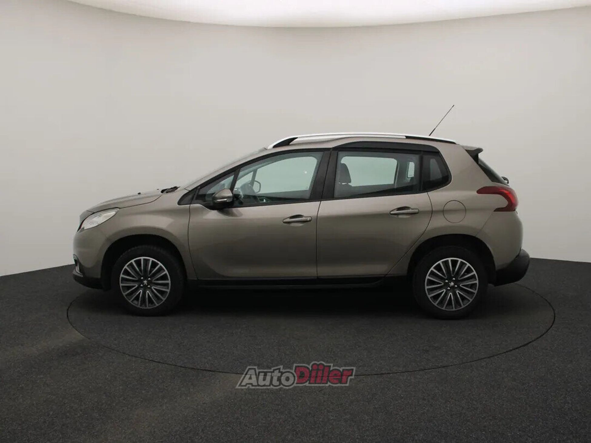 Peugeot 2008 Active 1.2 81kW 2017, photo 6/10