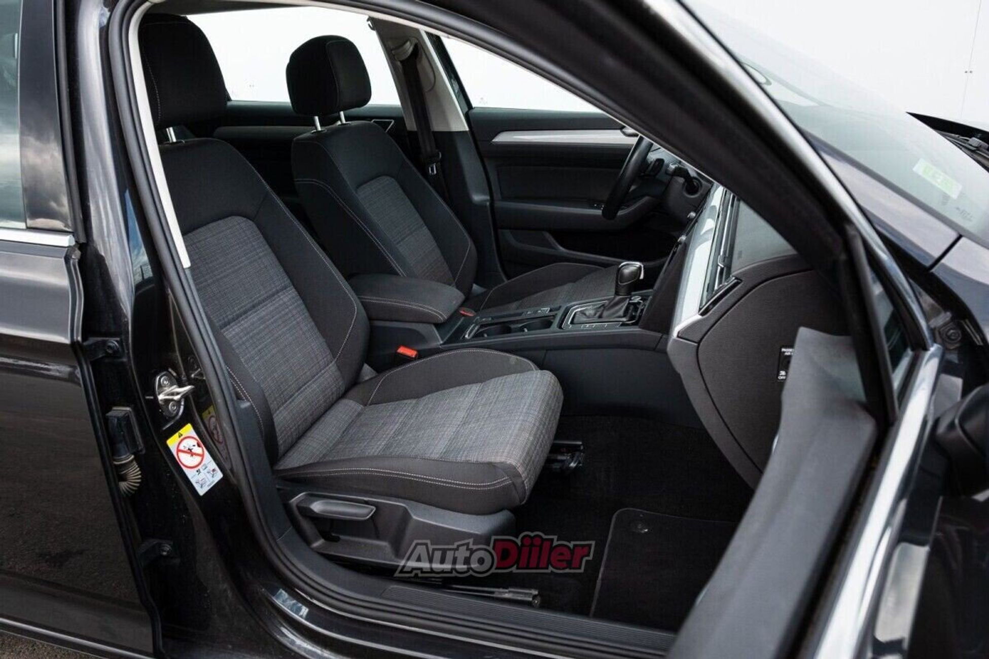 Volkswagen Passat 1.5 110kW 2022, photo 6/10