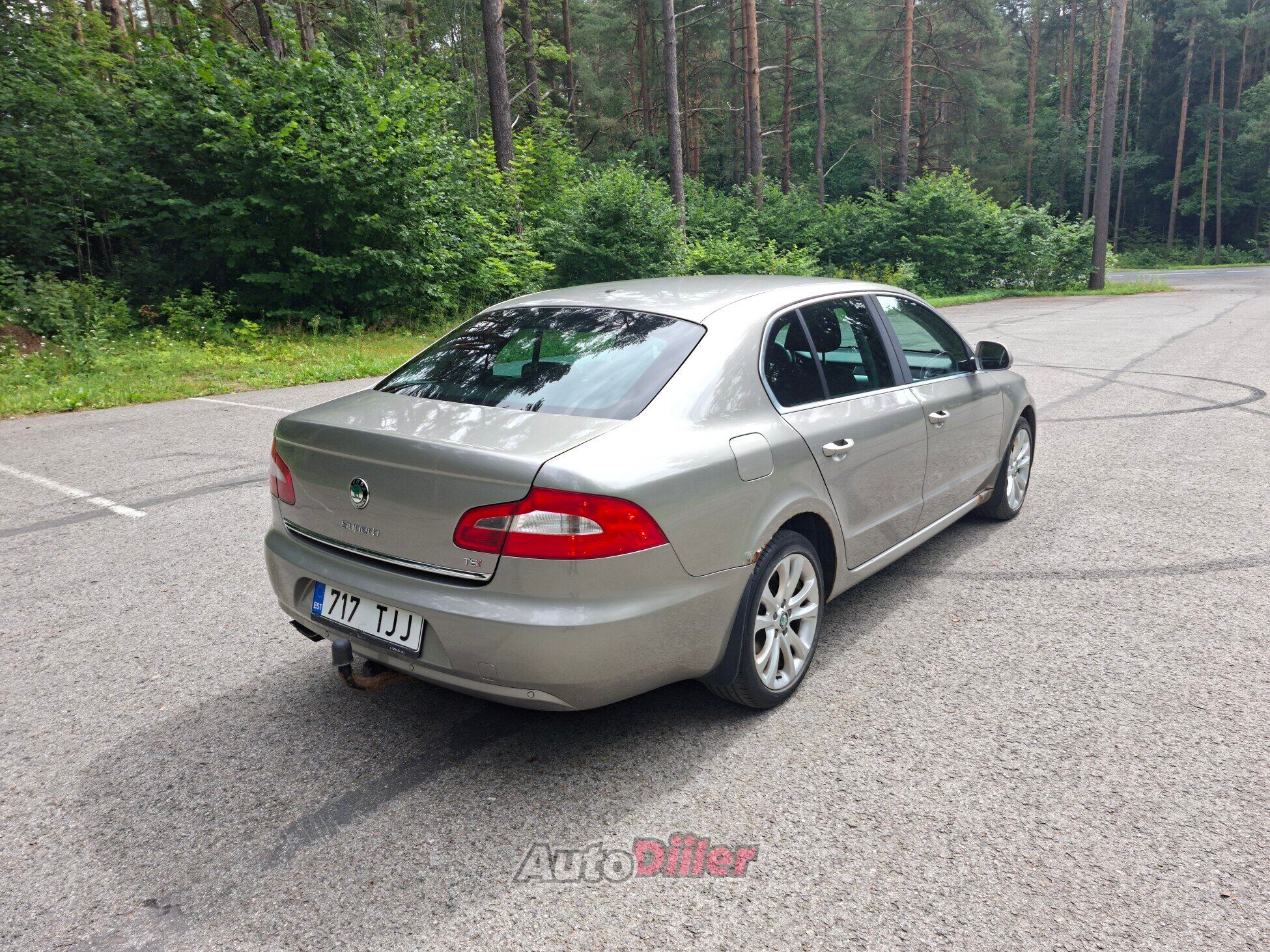 Skoda Superb TSI 1.8 118kW 2011, kuva 3/10