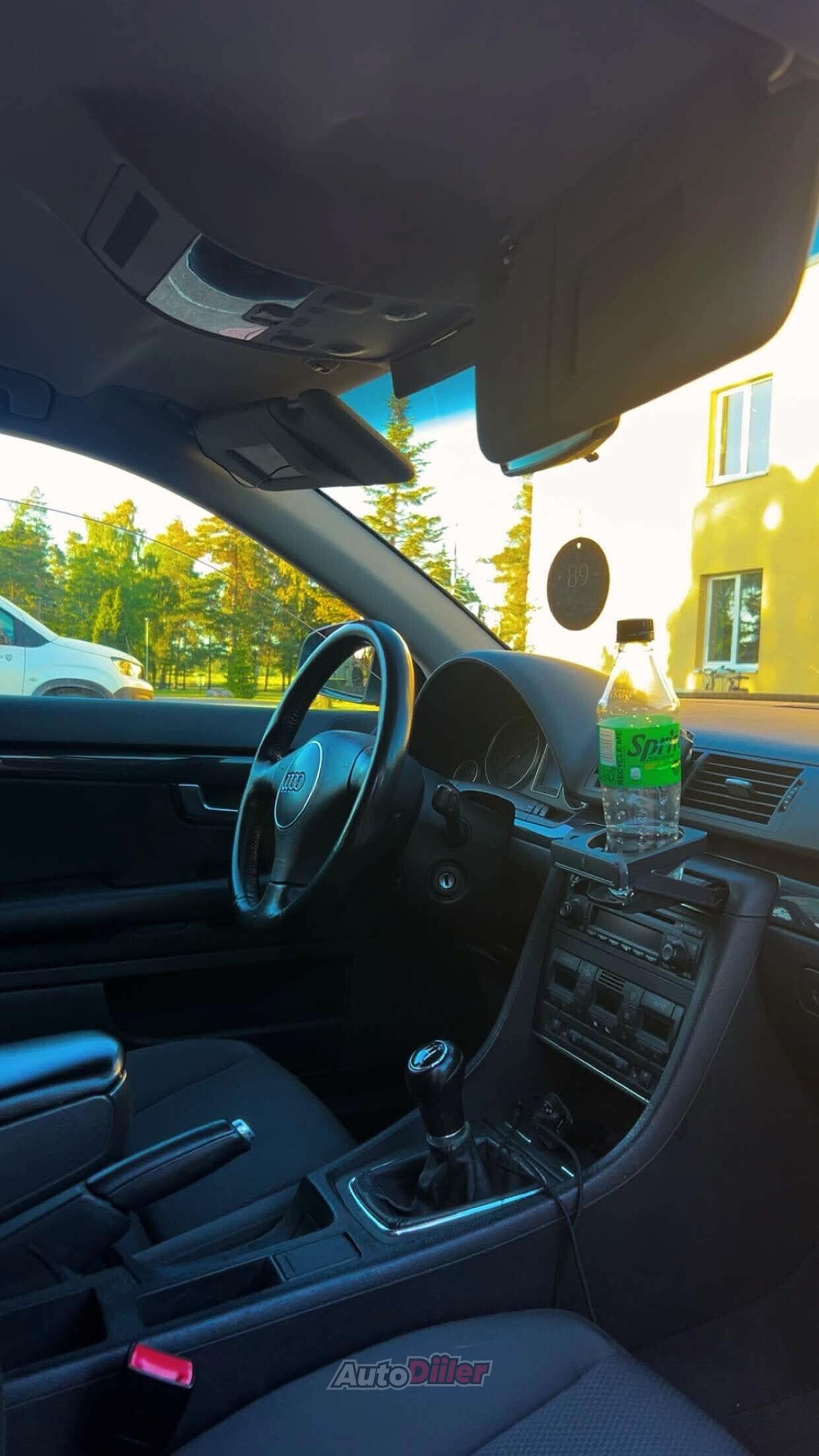 Audi A4 1.9 96kW 2003, kuva 3/4