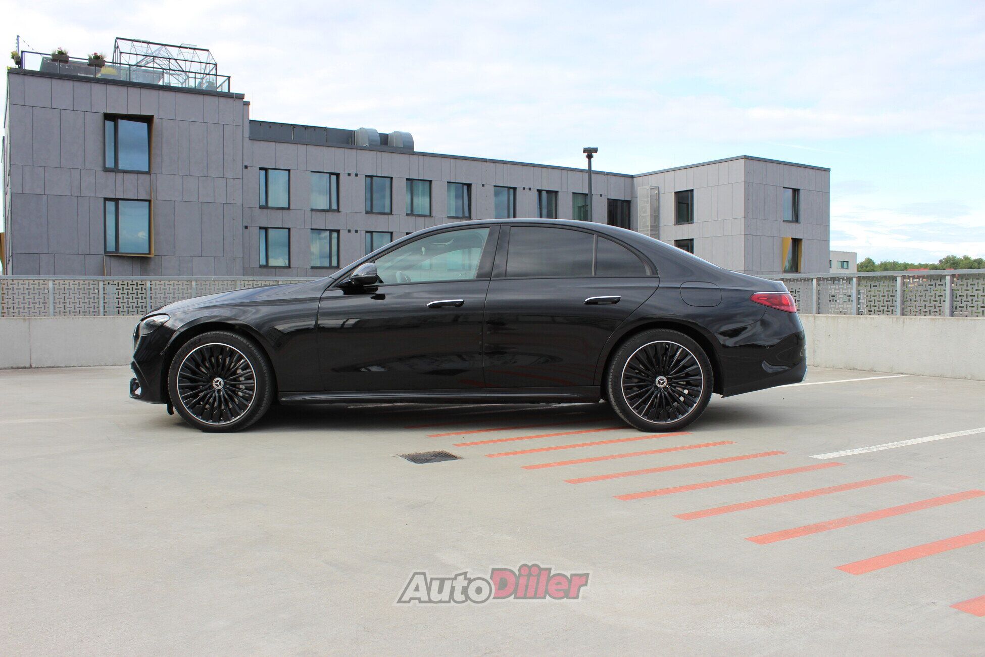 Mercedes-Benz E 300 e AMG-line 2.0 230kW 2023, kuva 6/10