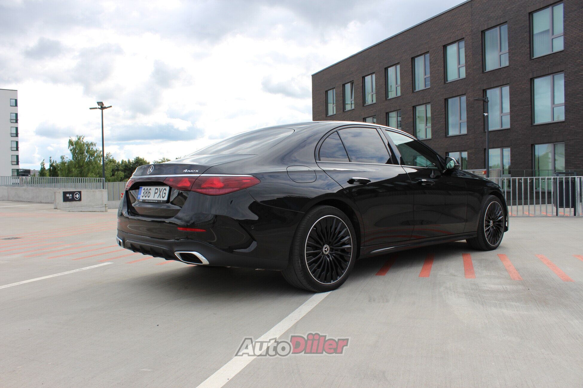 Mercedes-Benz E 300 e AMG-line 2.0 230kW 2023, kuva 3/10