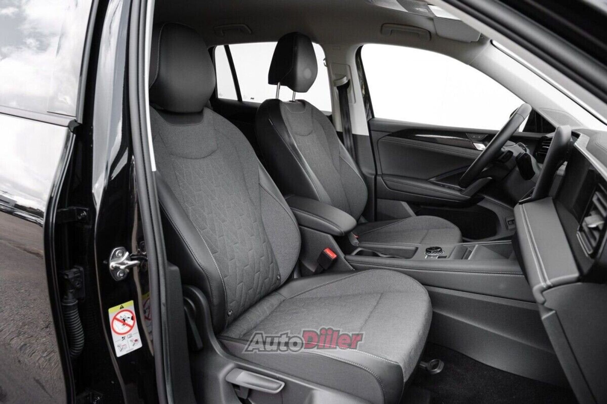Volkswagen Tiguan 1.5 110kW 2024, photo 6/10