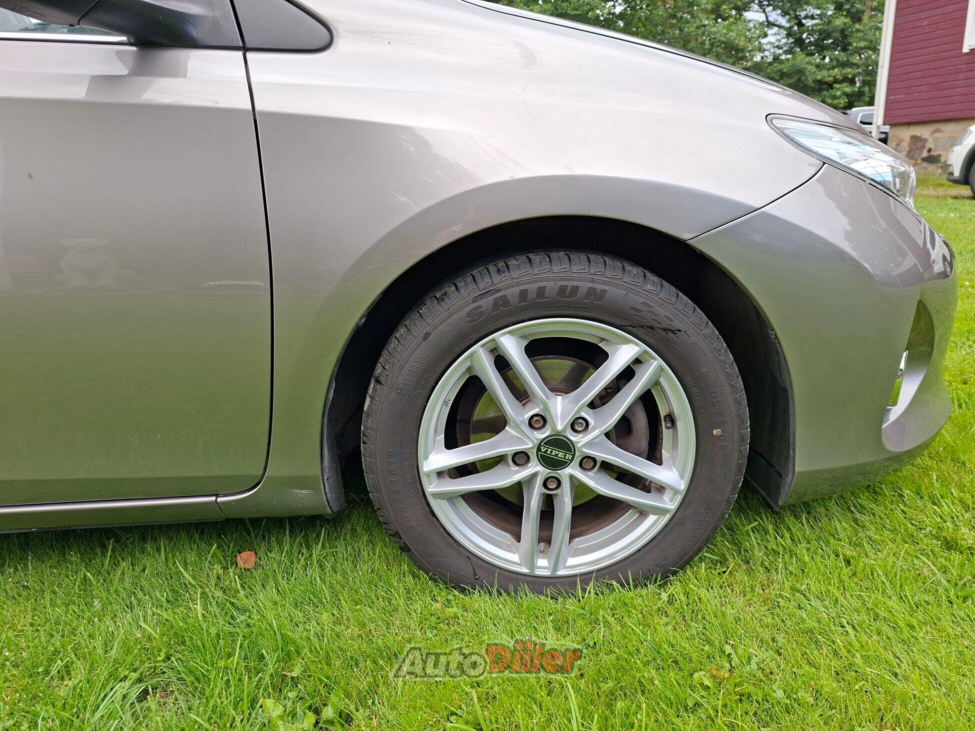 Toyota Auris 1.6 97kW 2013, photo 3/10