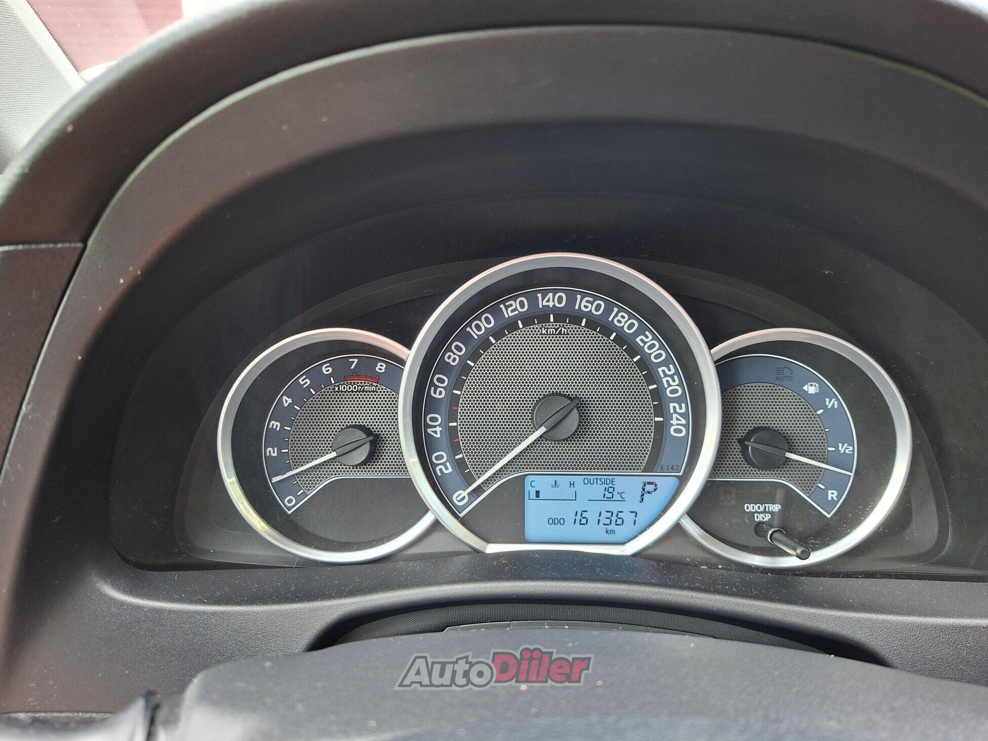 Toyota Auris 1.6 97kW 2013, photo 4/10
