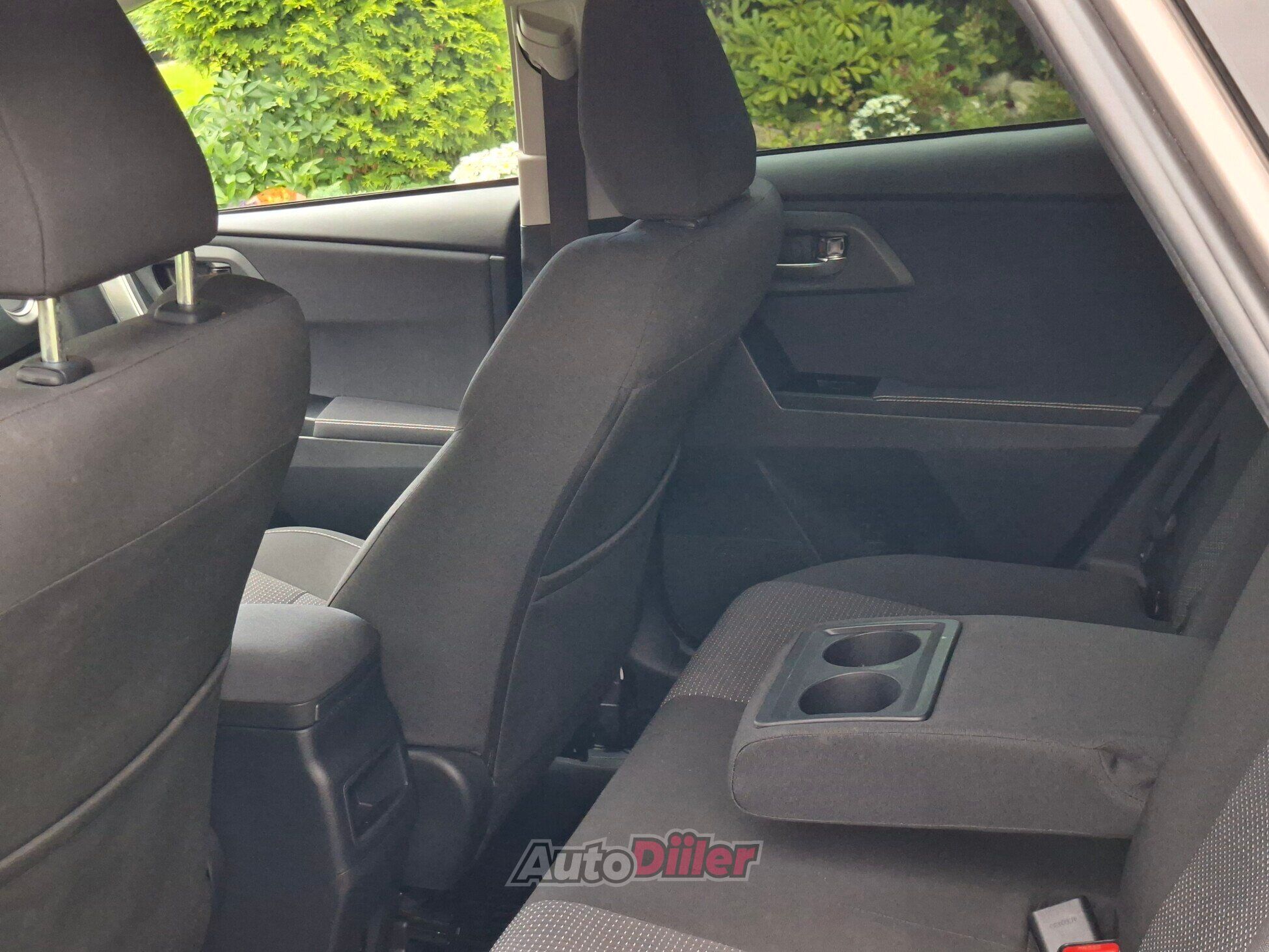 Toyota Auris 1.6 97kW 2013, photo 6/10