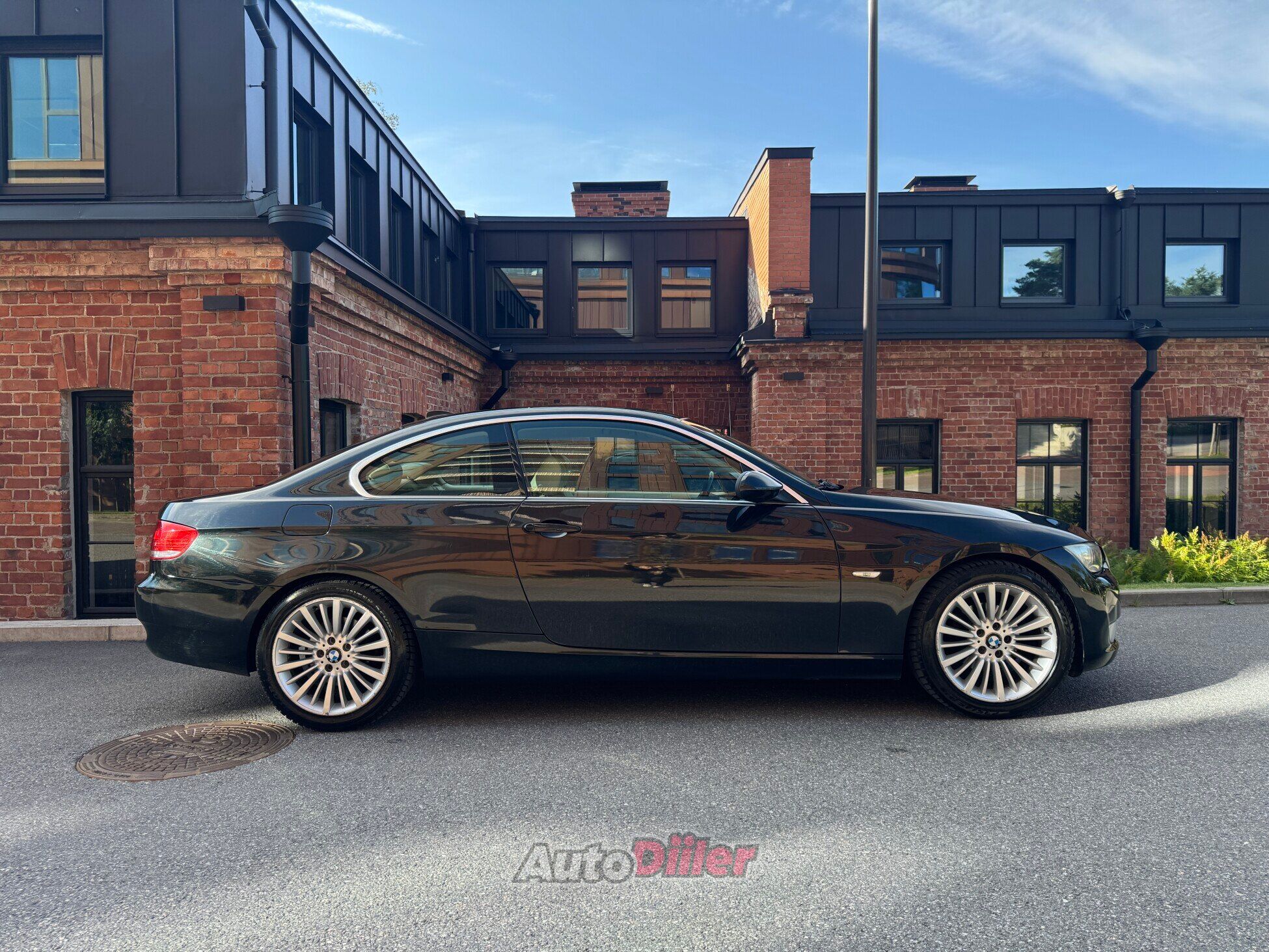BMW 320 2.0 125kW 2008, photo 2/10