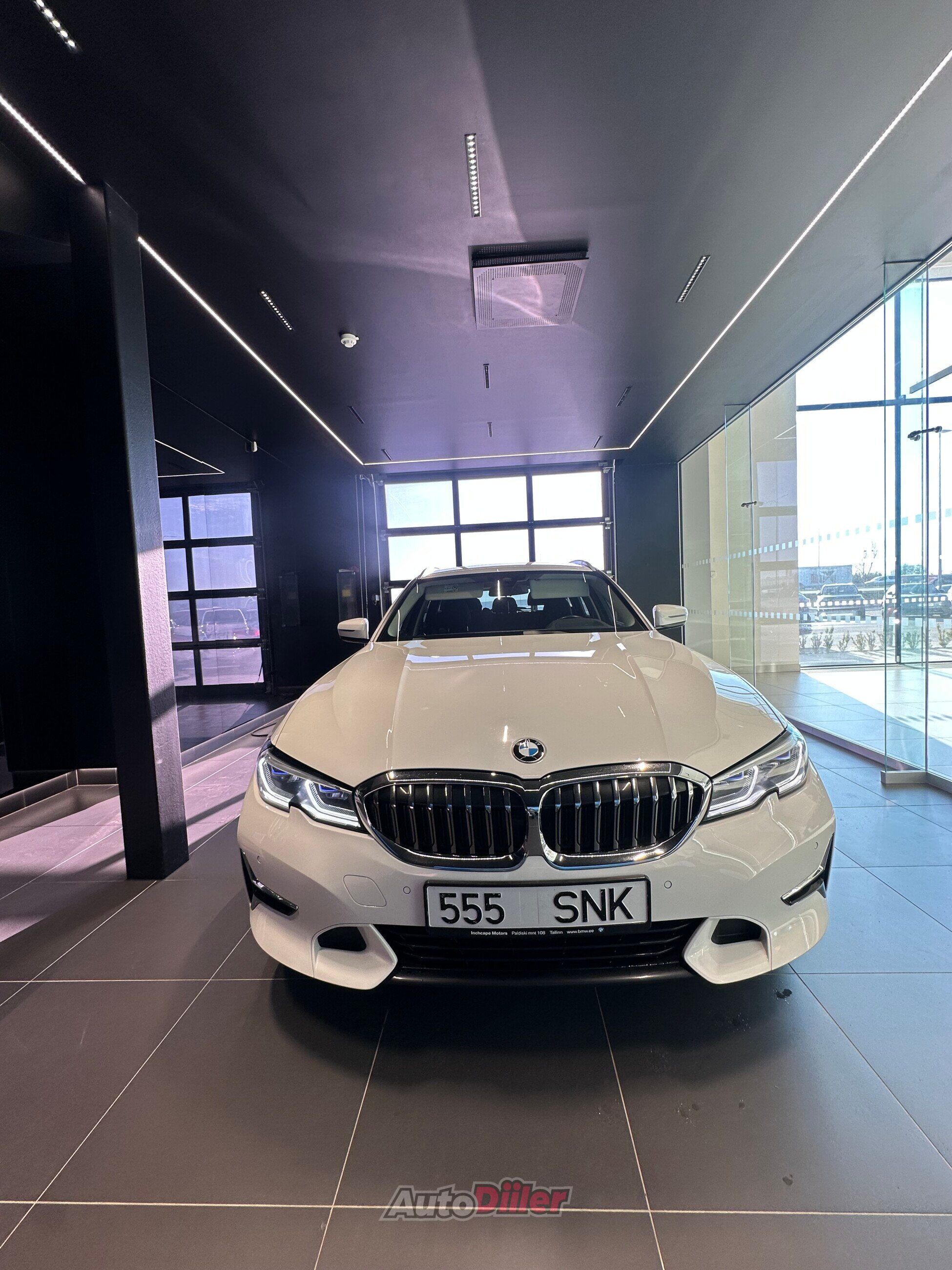 BMW 320 LuxuryLine 2.0 140kW 2019, photo 6/10