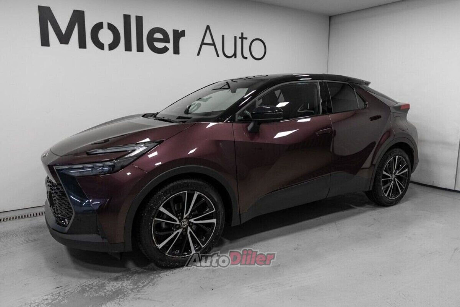 Toyota C-HR 1.8 103kW 2024, photo 2/10