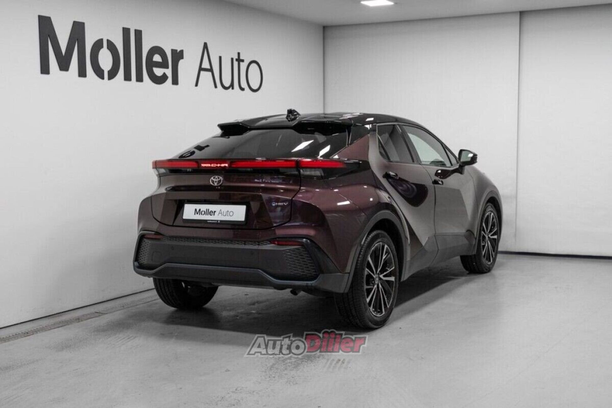 Toyota C-HR 1.8 103kW 2024, photo 3/10