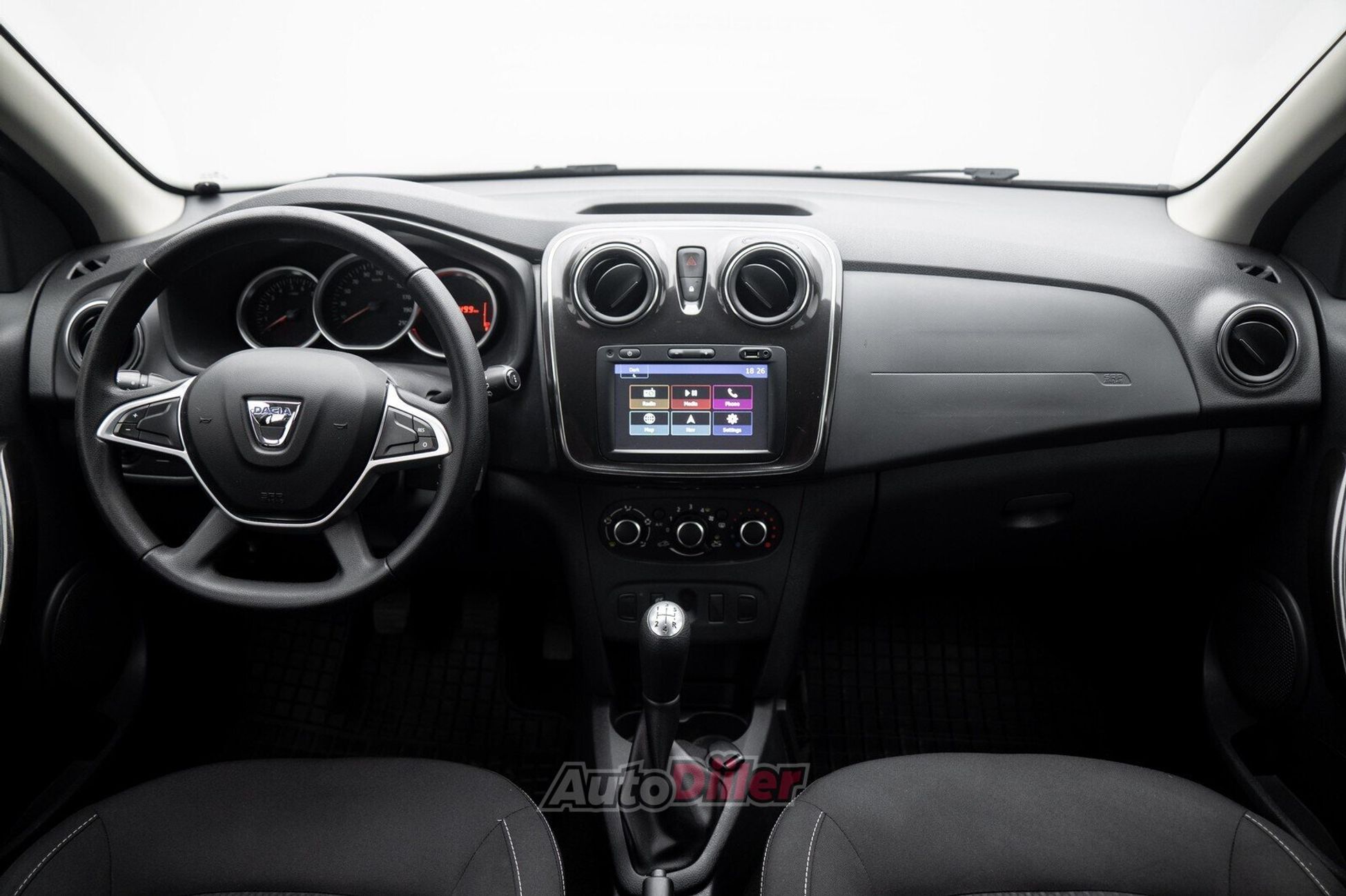 Dacia Logan 0.9 66kW 2017, photo 2/10