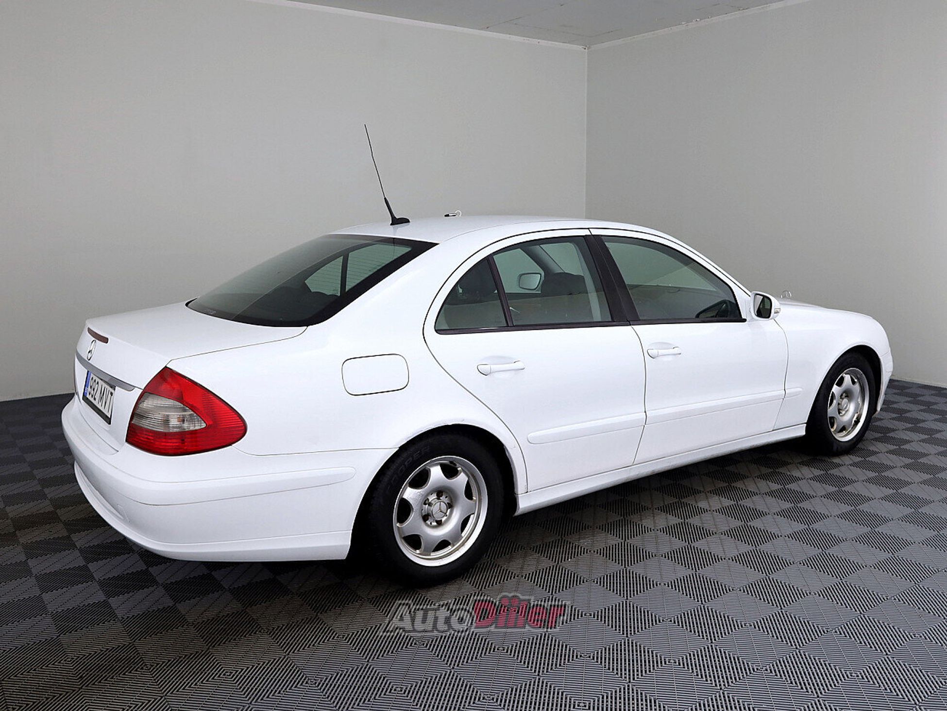 Mercedes-Benz E 200 1.8 120kW 2008, photo 3/7