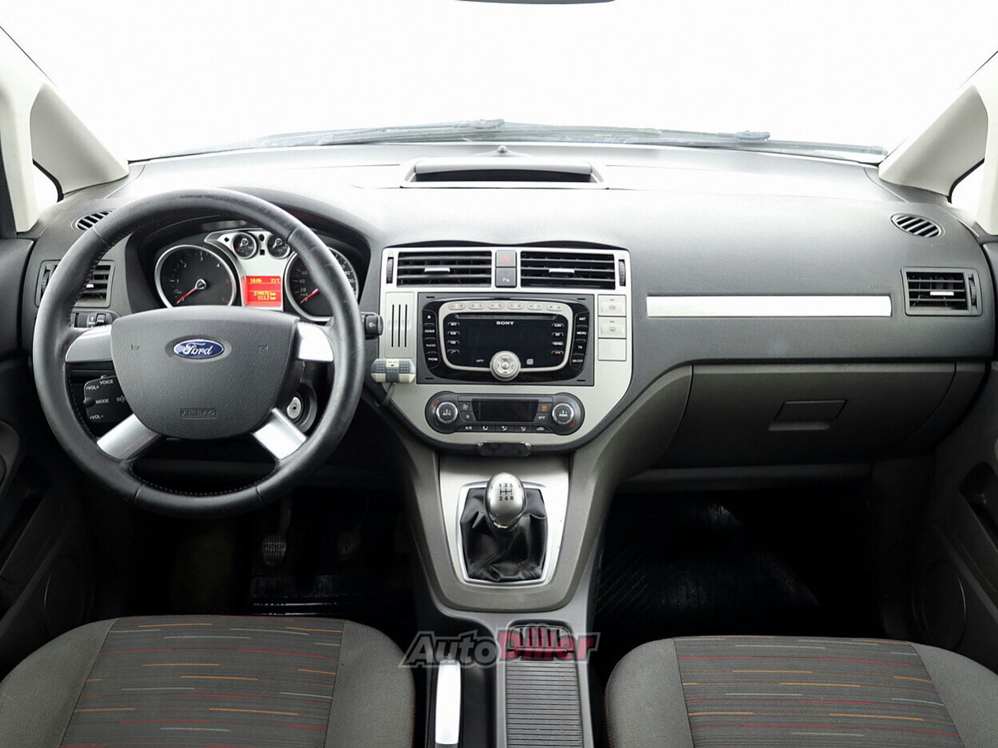 Ford C-Max 1.6 80kW 2010, photo 5/7