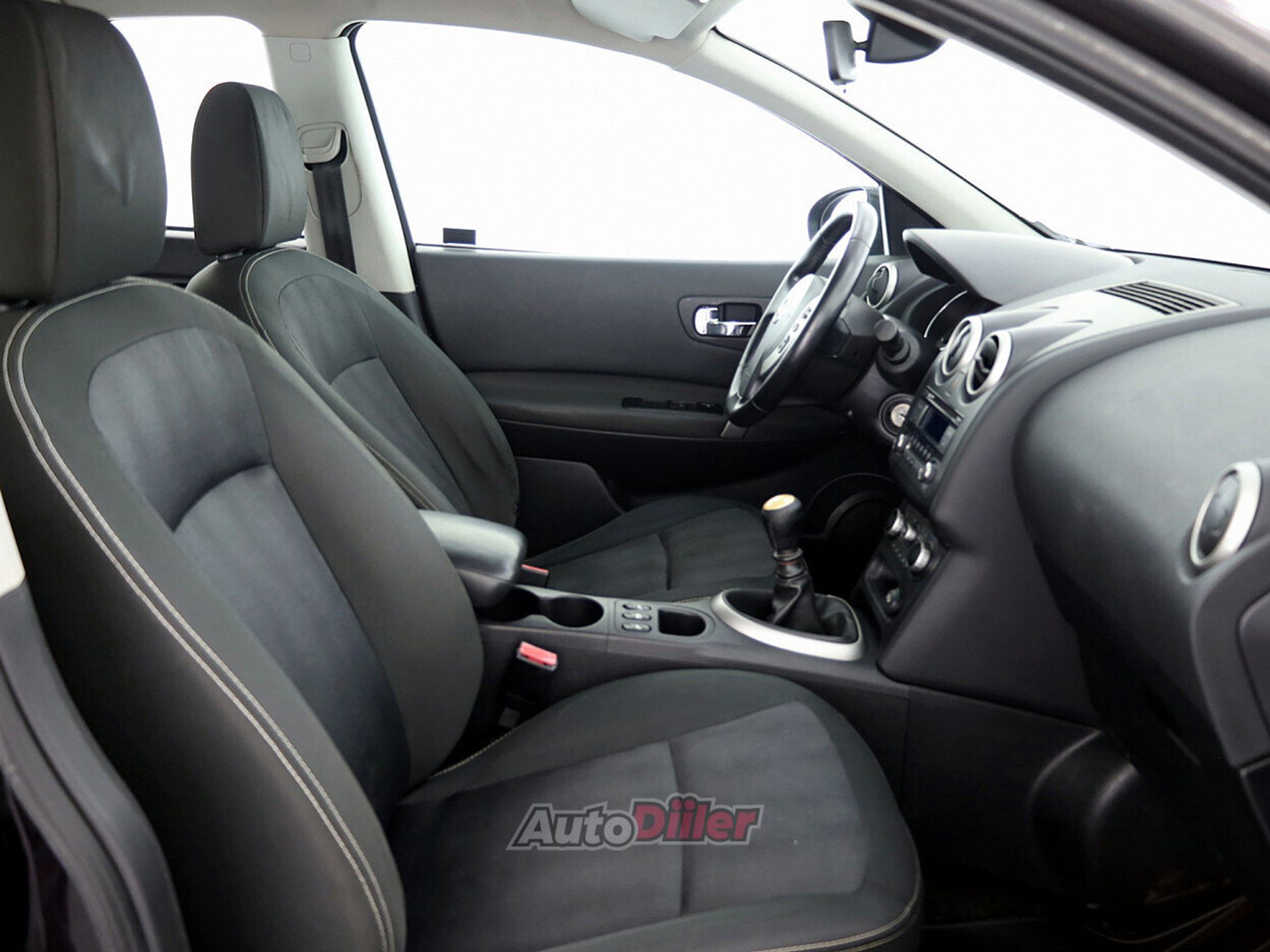 Nissan Qashqai 1.5 81kW 2011, kuva 6/7