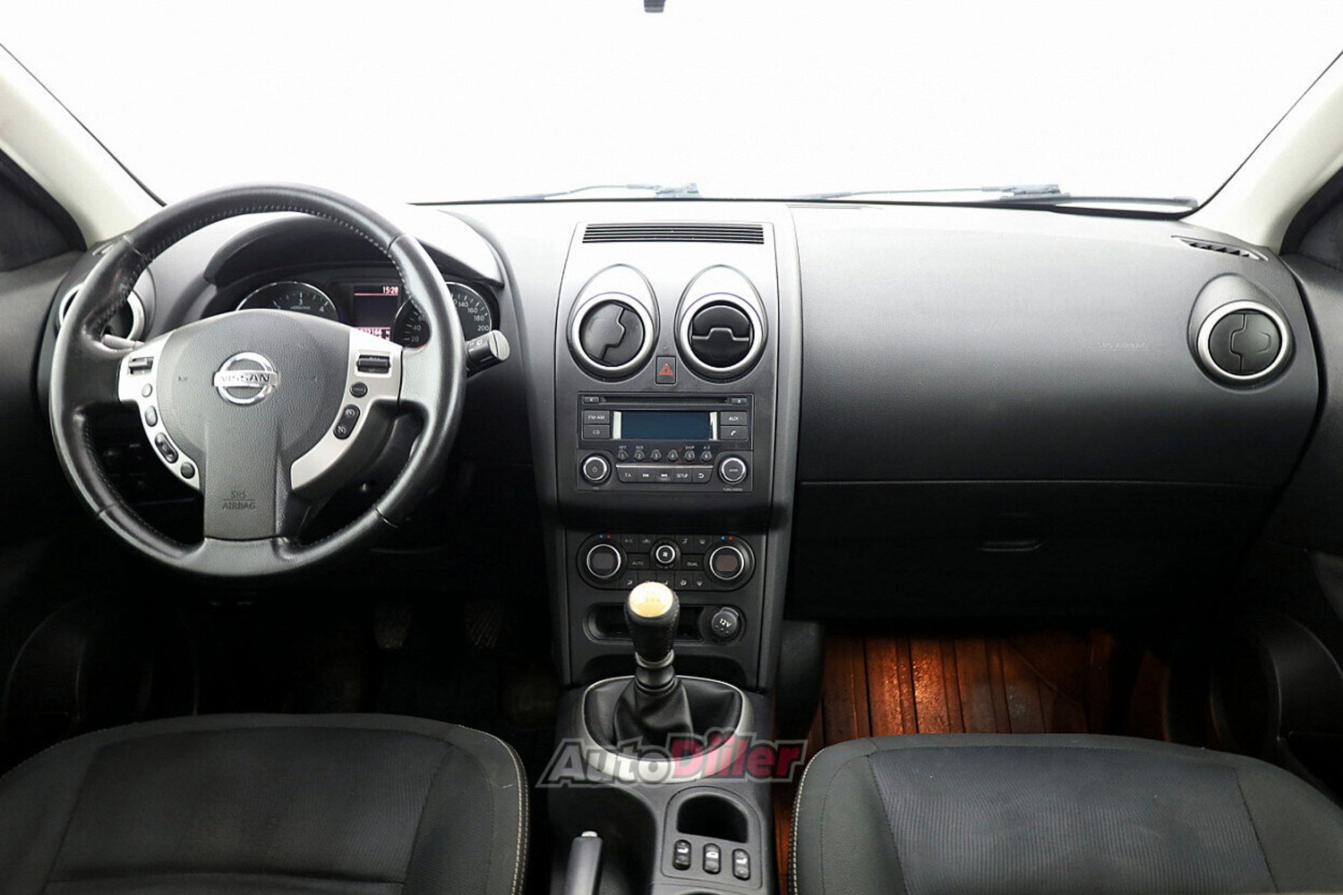 Nissan Qashqai 1.5 81kW 2011, kuva 5/7