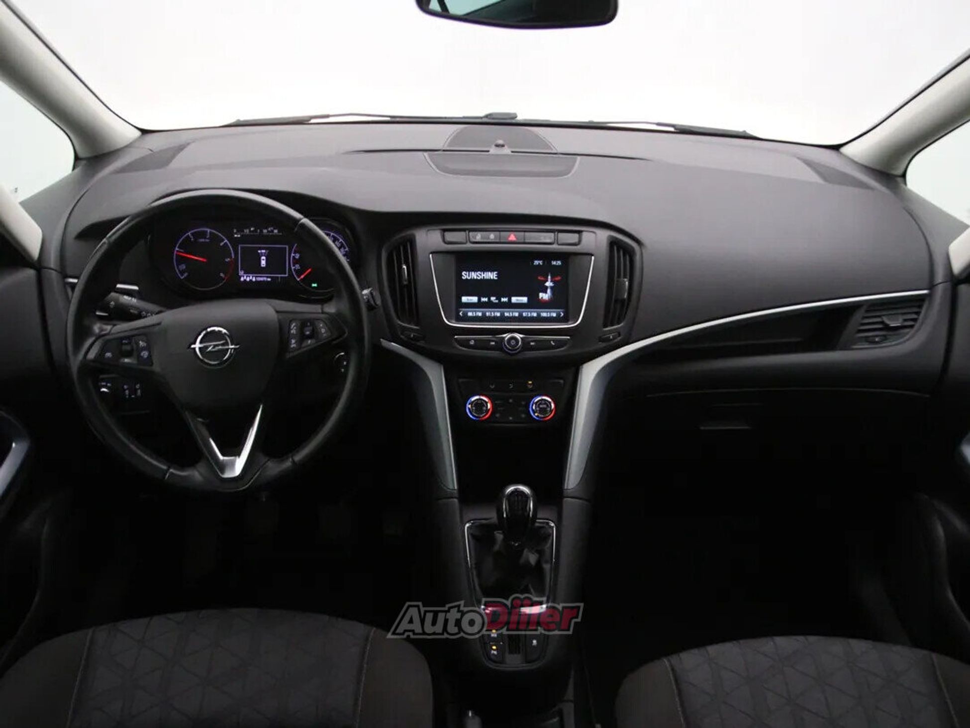 Opel Zafira 120 Years Edition 1.6 100kW 2019, kuva 2/10