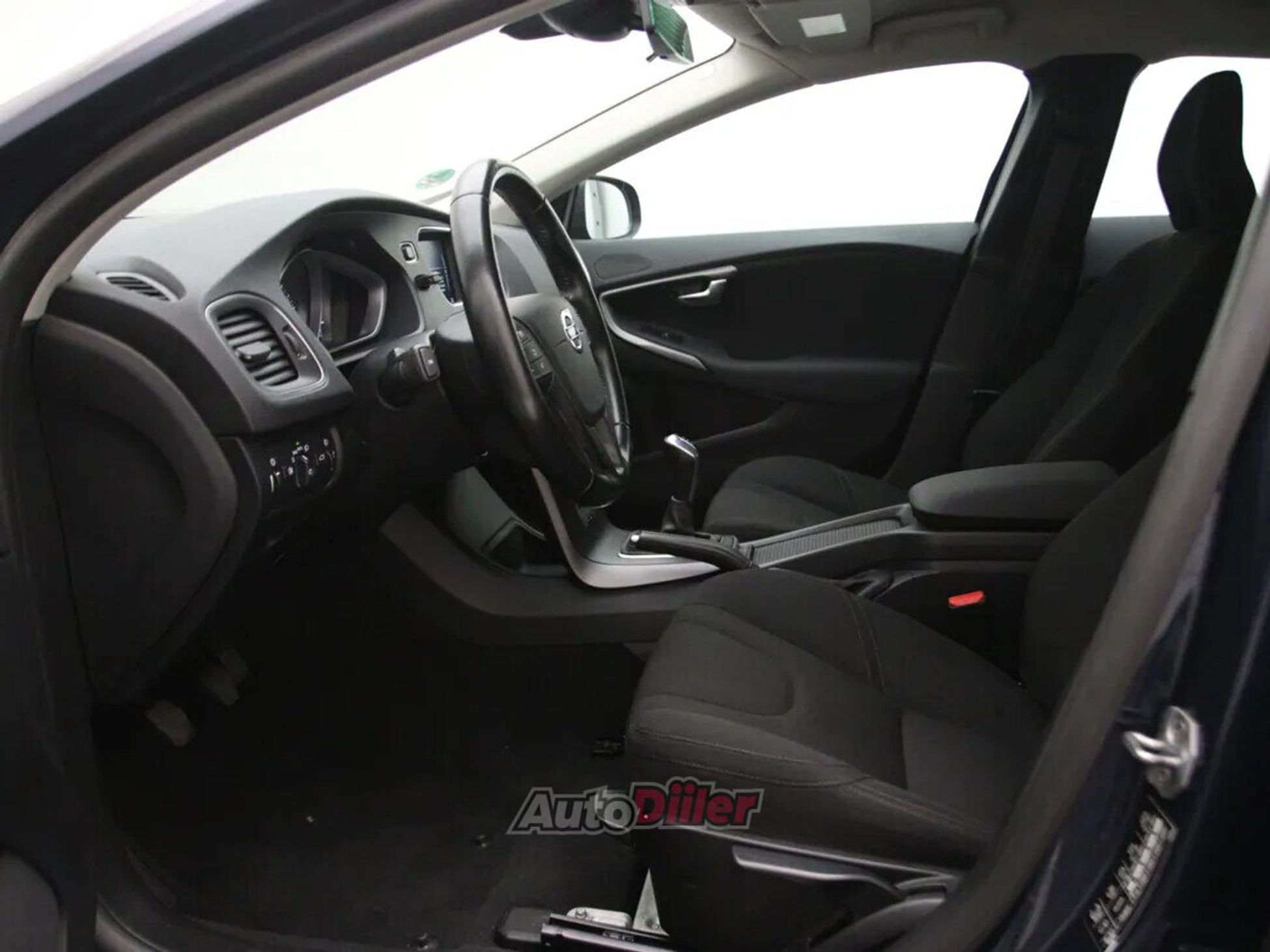 Volvo V40 Momentum 1.6 84kW 2014, kuva 4/10
