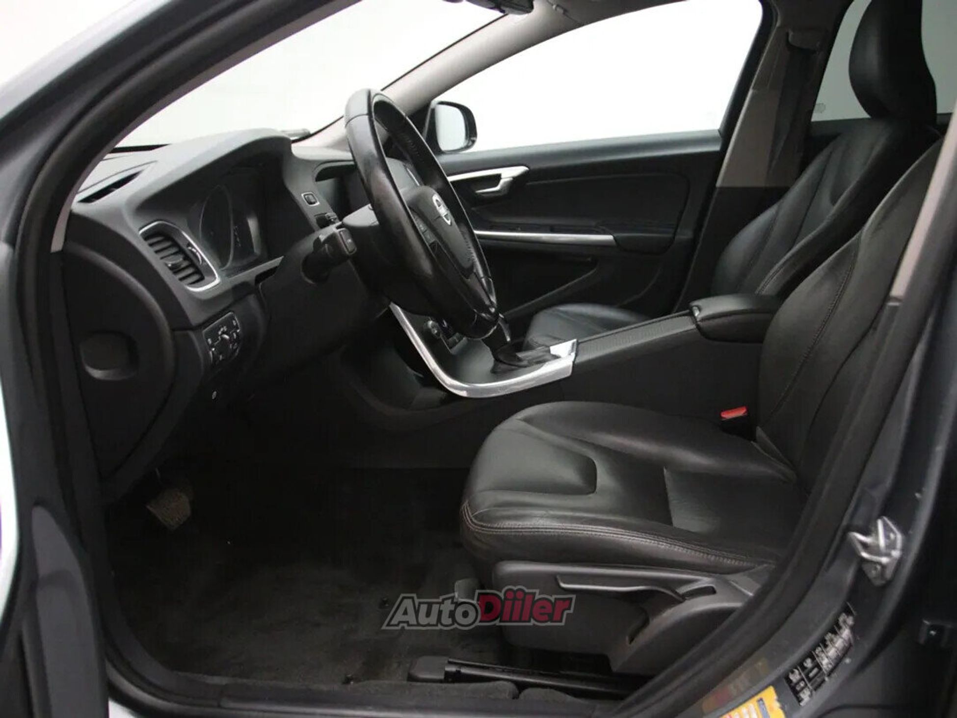 Volvo V60 Cross Country 2017, photo 4/10
