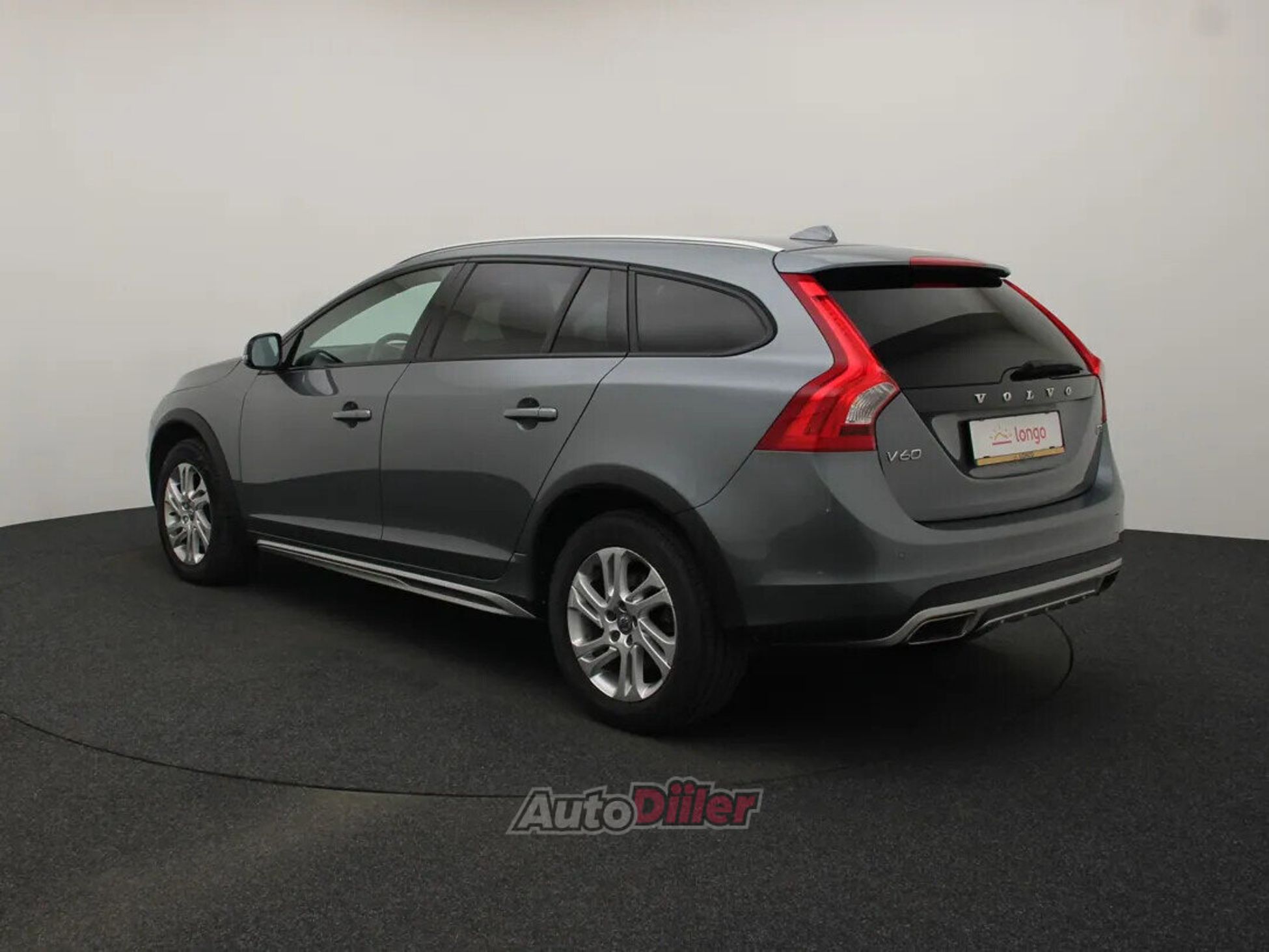 Volvo V60 Cross Country 2017, photo 7/10