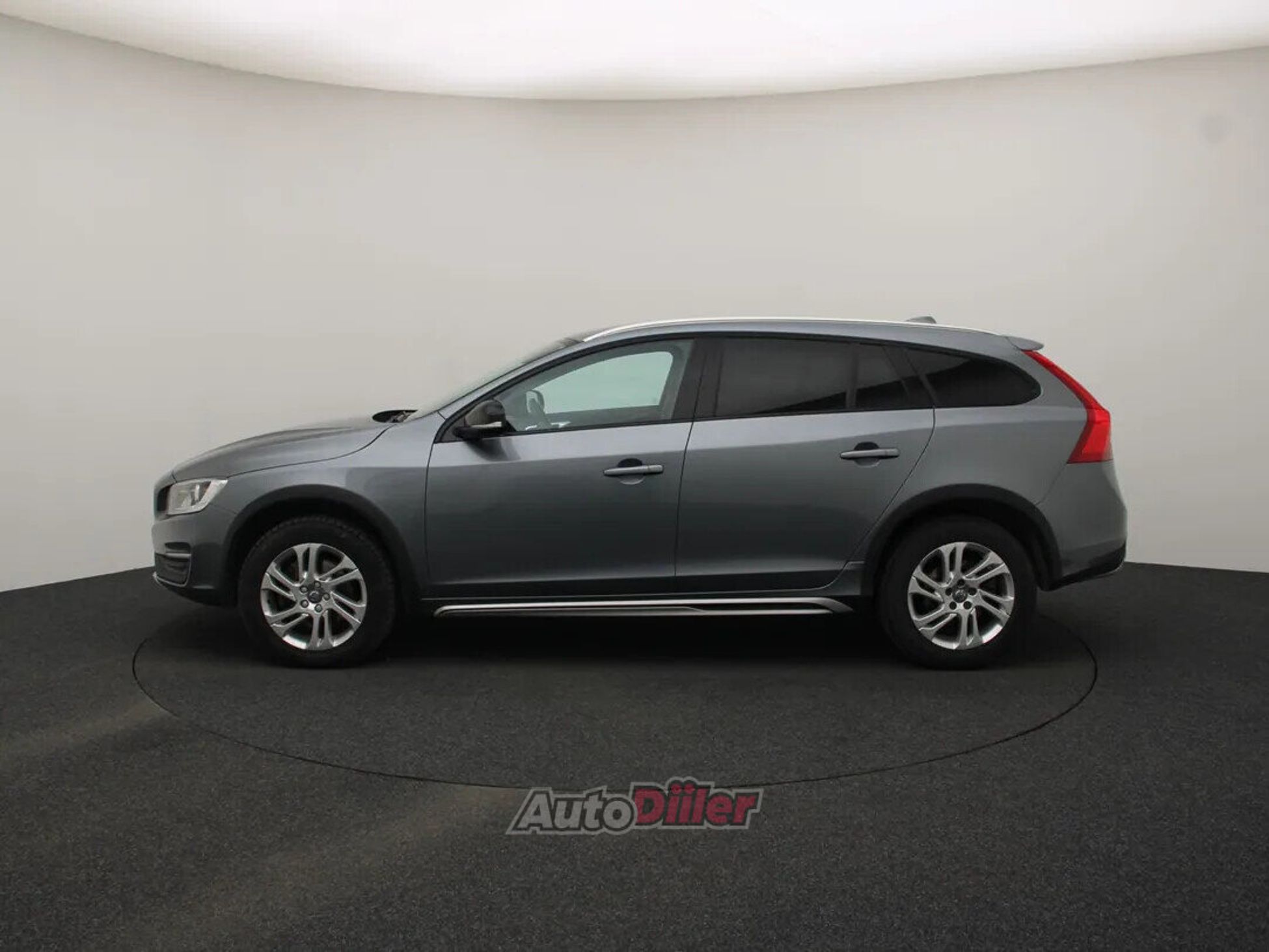 Volvo V60 Cross Country 2017, photo 6/10