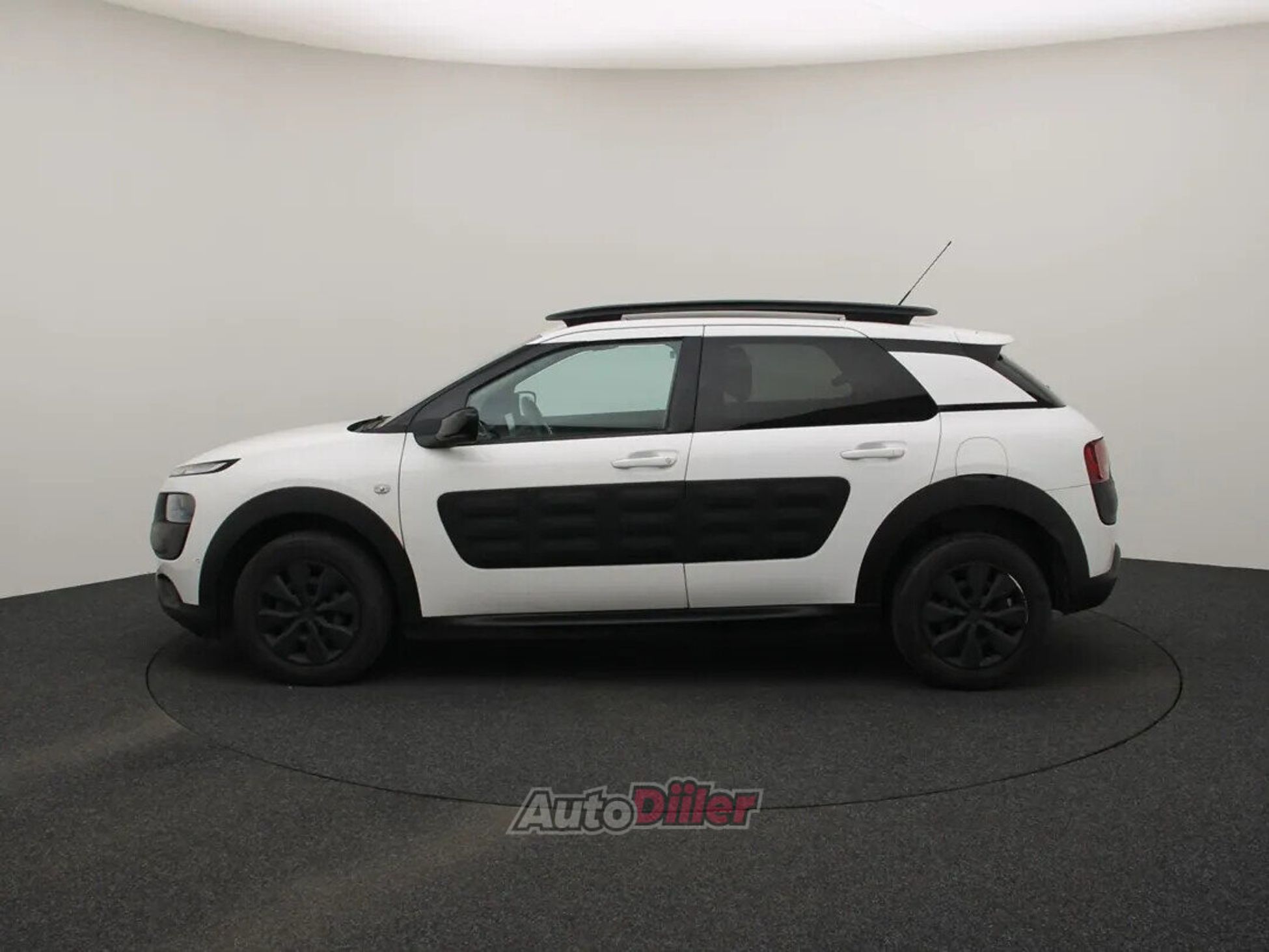 Citroen C4 Cactus Business Plus 1.6 73kW 2015, photo 6/10