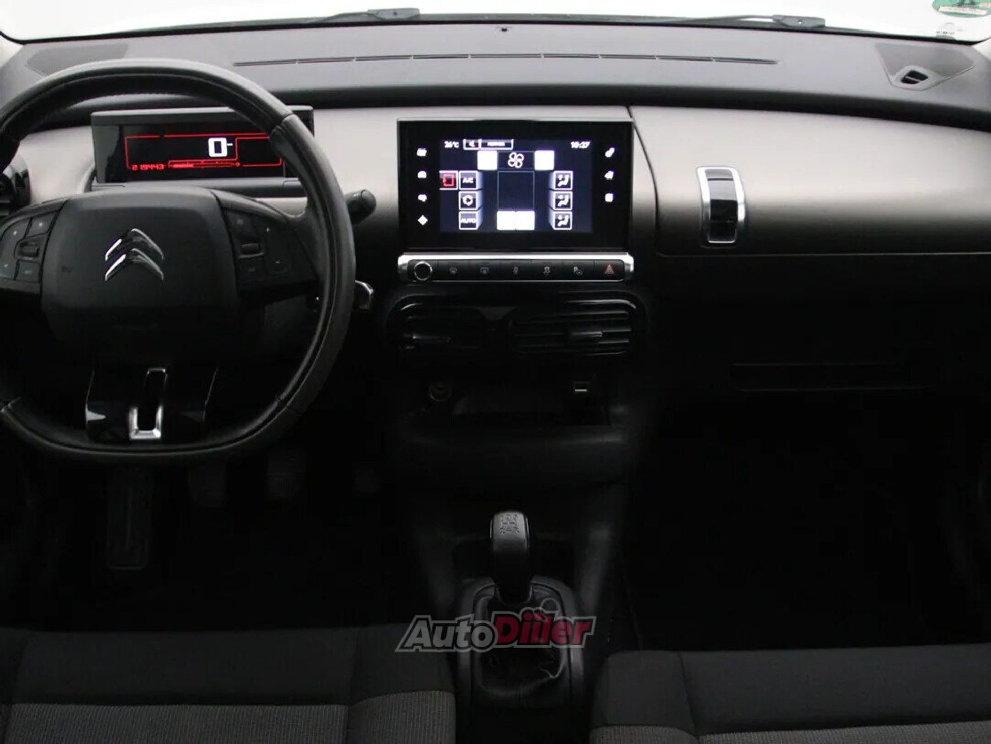 Citroen C4 Cactus Business Plus 1.6 73kW 2015, photo 2/10