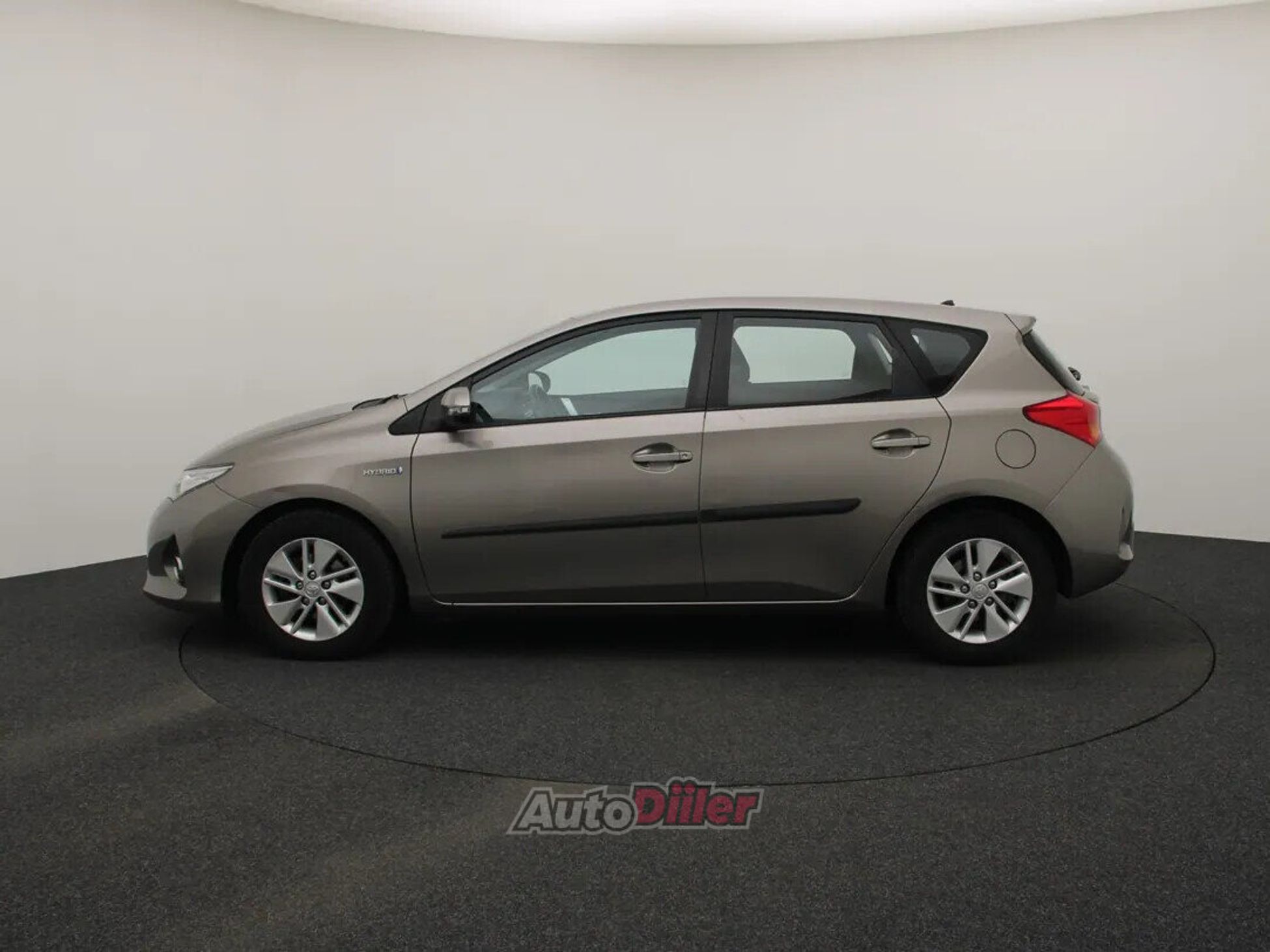 Toyota Auris Aspiration 1.8 100kW 2015, kuva 6/10