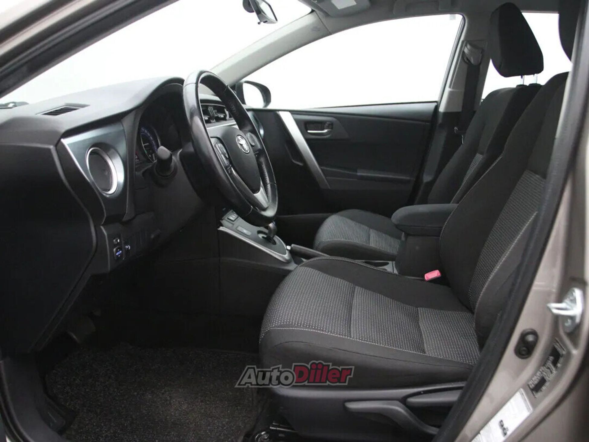 Toyota Auris Aspiration 1.8 100kW 2015, kuva 4/10