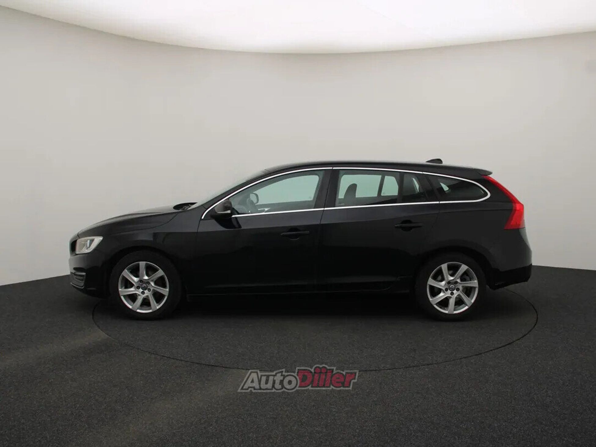 Volvo V60 Momentum 1.6 84kW 2015, photo 6/10
