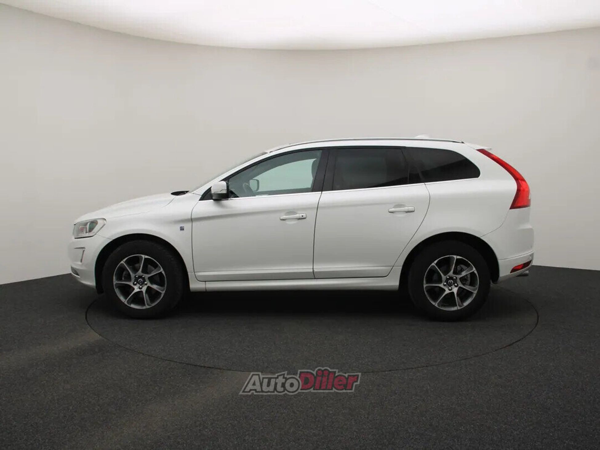Volvo XC60 Kinetic 2.0 110kW 2015, photo 6/10