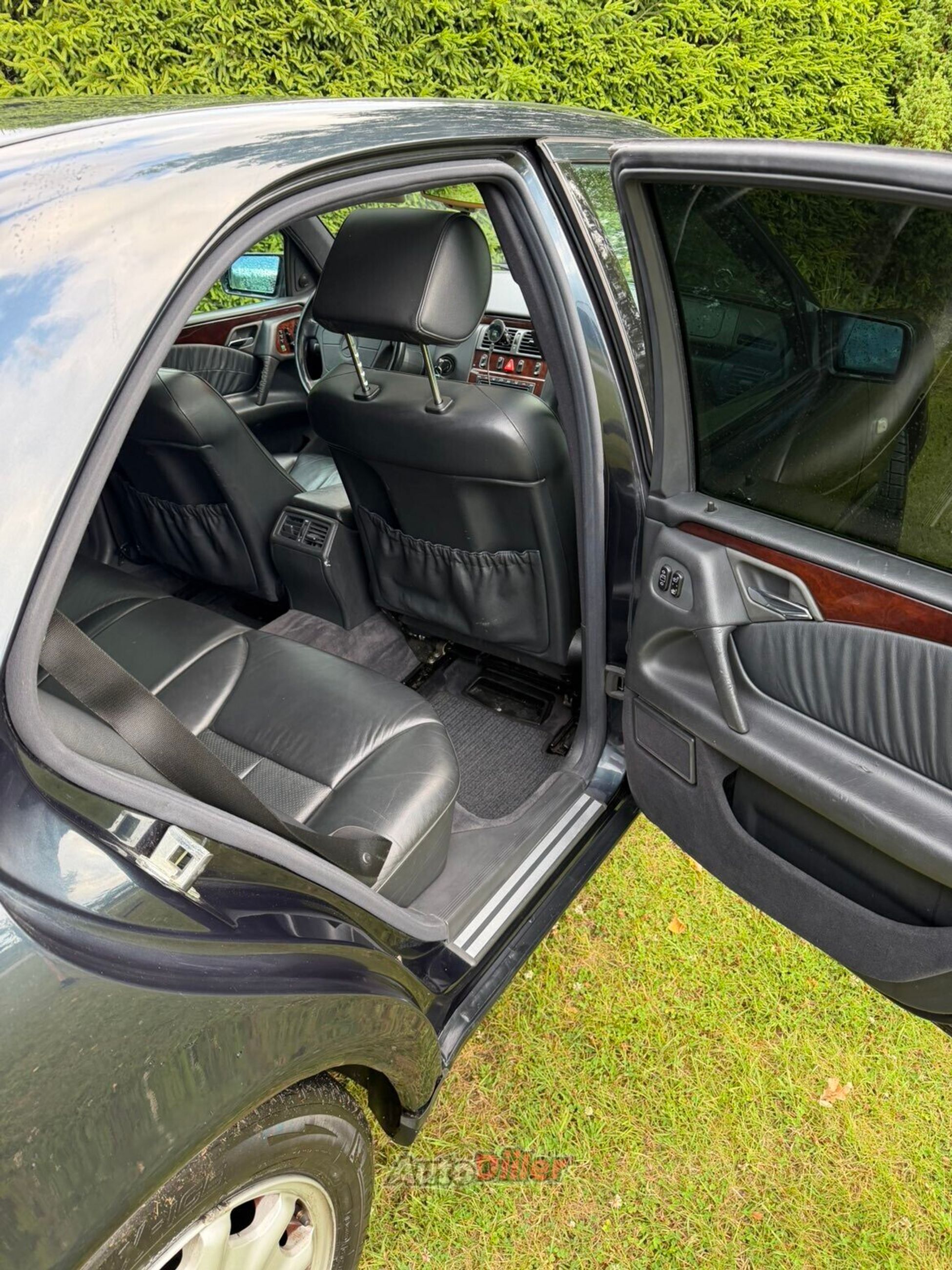 Mercedes-Benz E 320 1995, photo 7/9